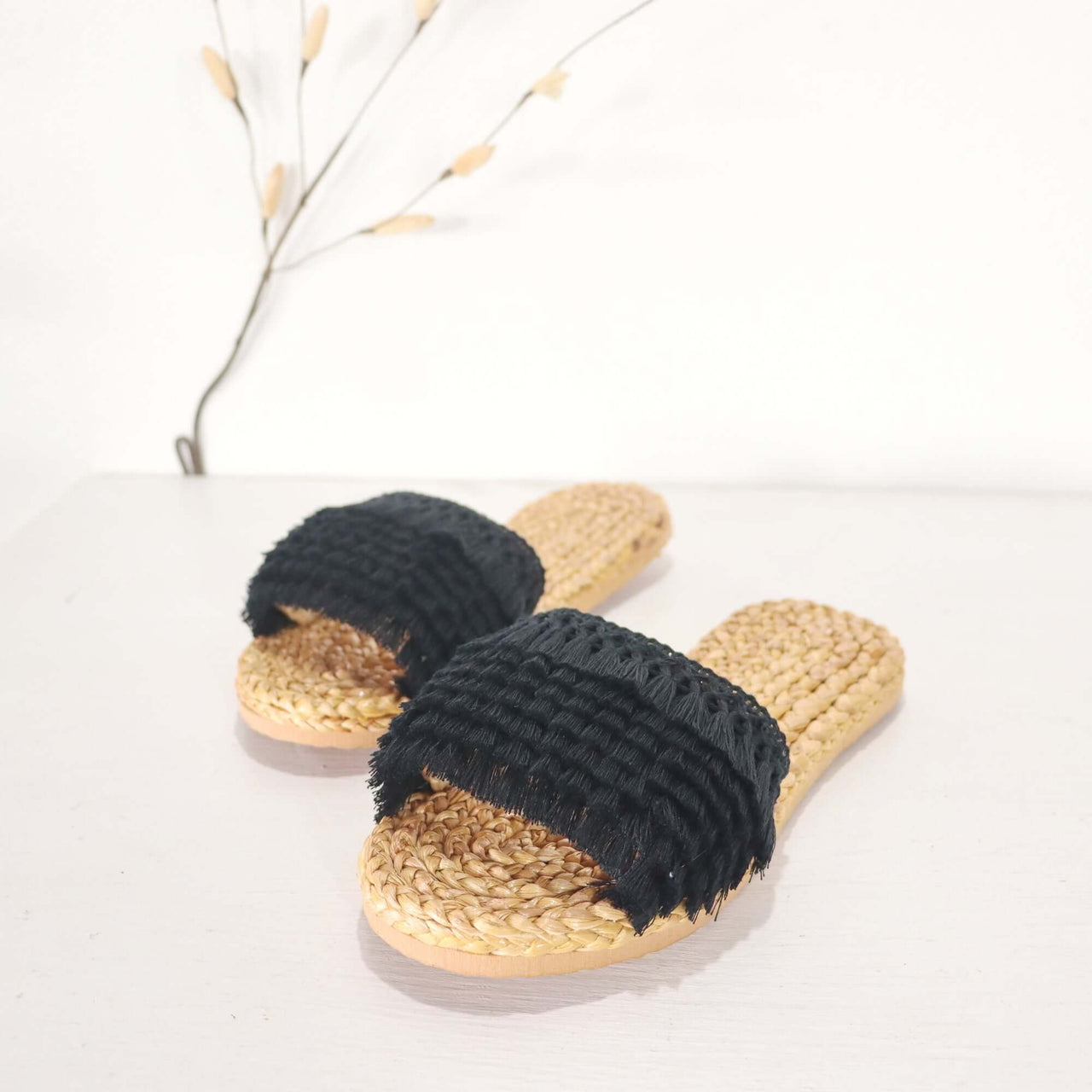 CHAN YA - Straw Shoe