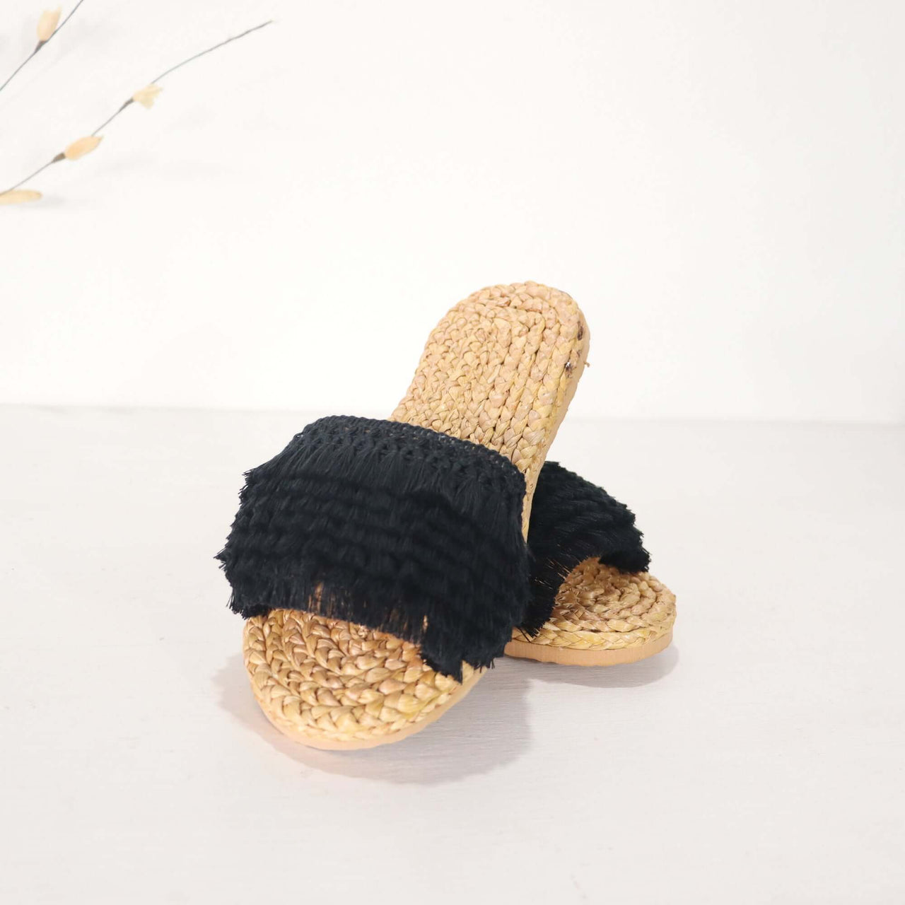 CHAN YA - Straw Shoe