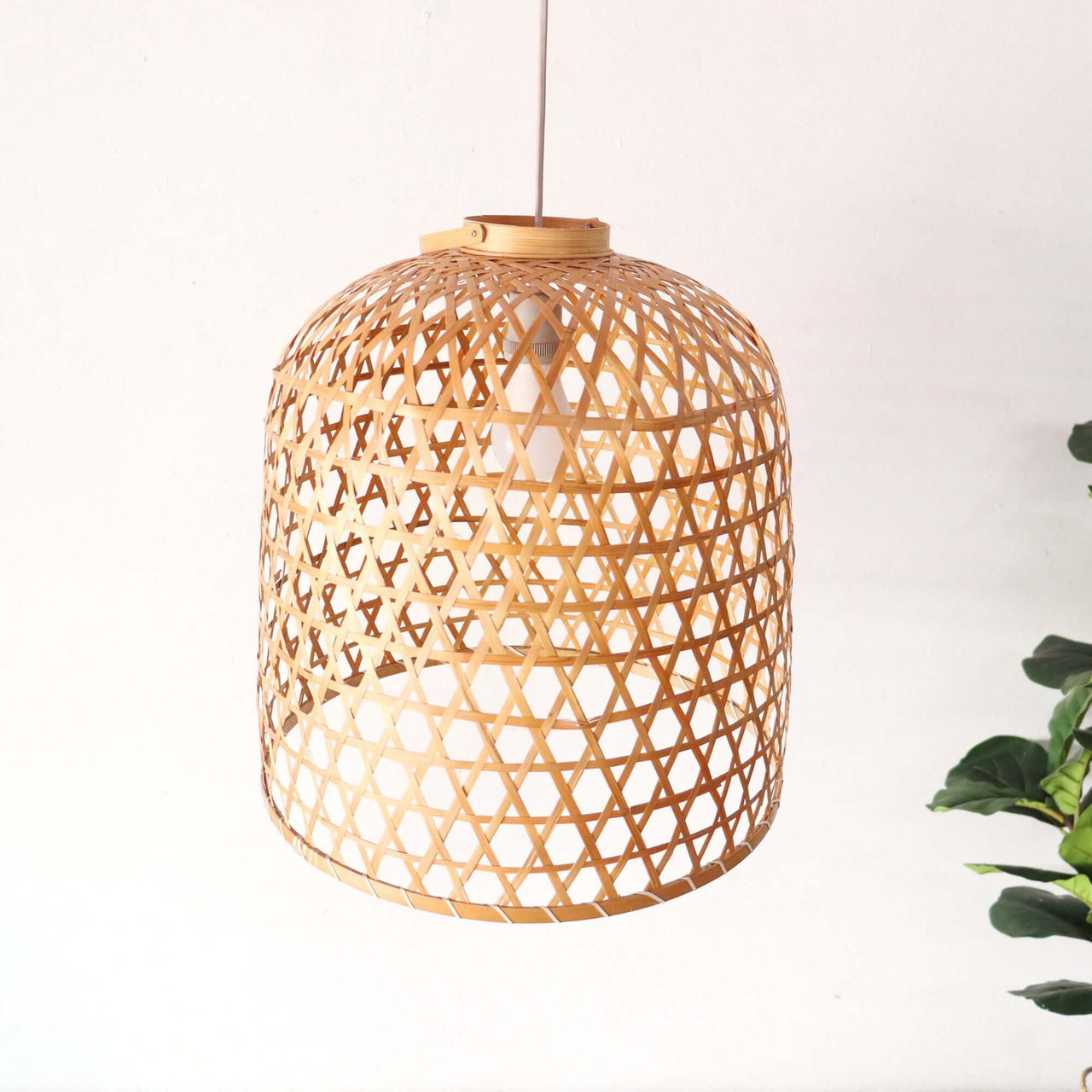 LAWAN — handcrafted bamboo pendant light for a cosy bedroom