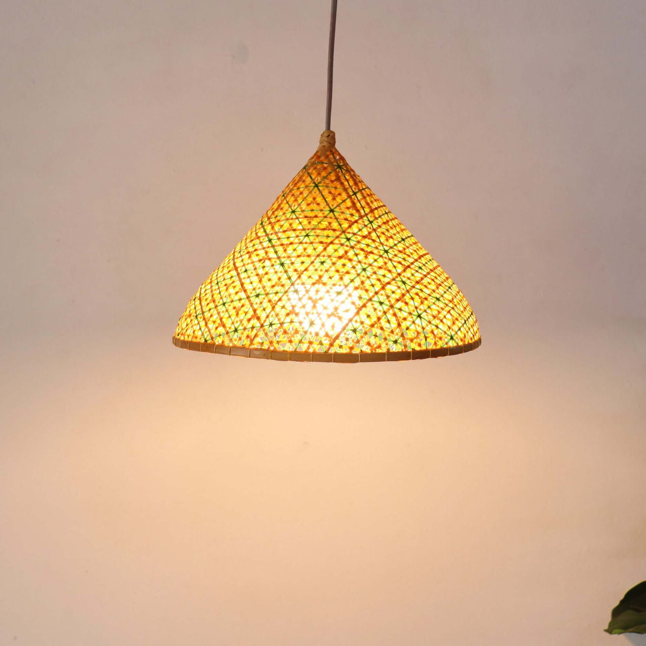 LALEE — handcrafted bamboo pendant light for a cosy bedroom