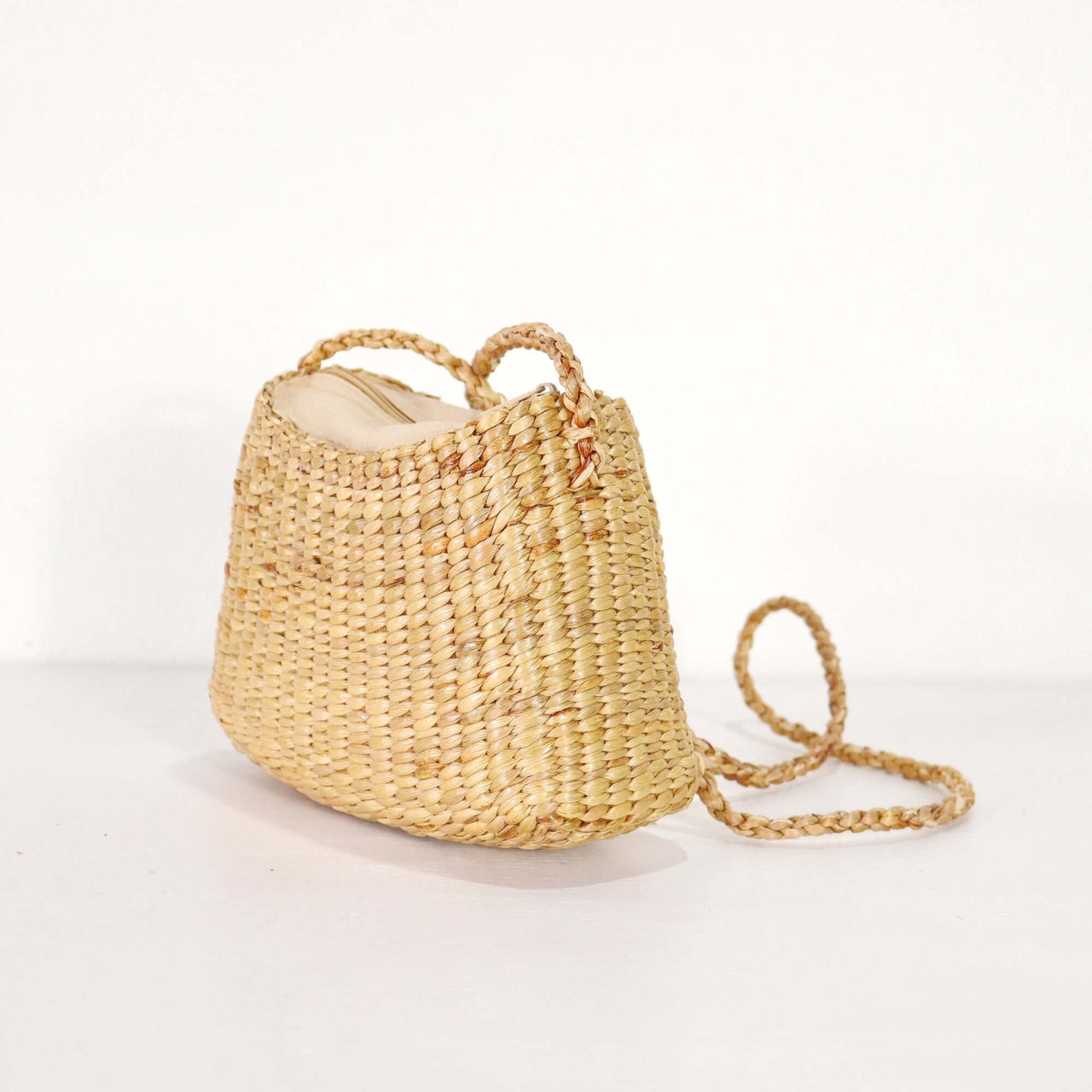 SARI PA PON - Cross Body Bag, compact woven bag designed for everyday ease and stylish convenience.
