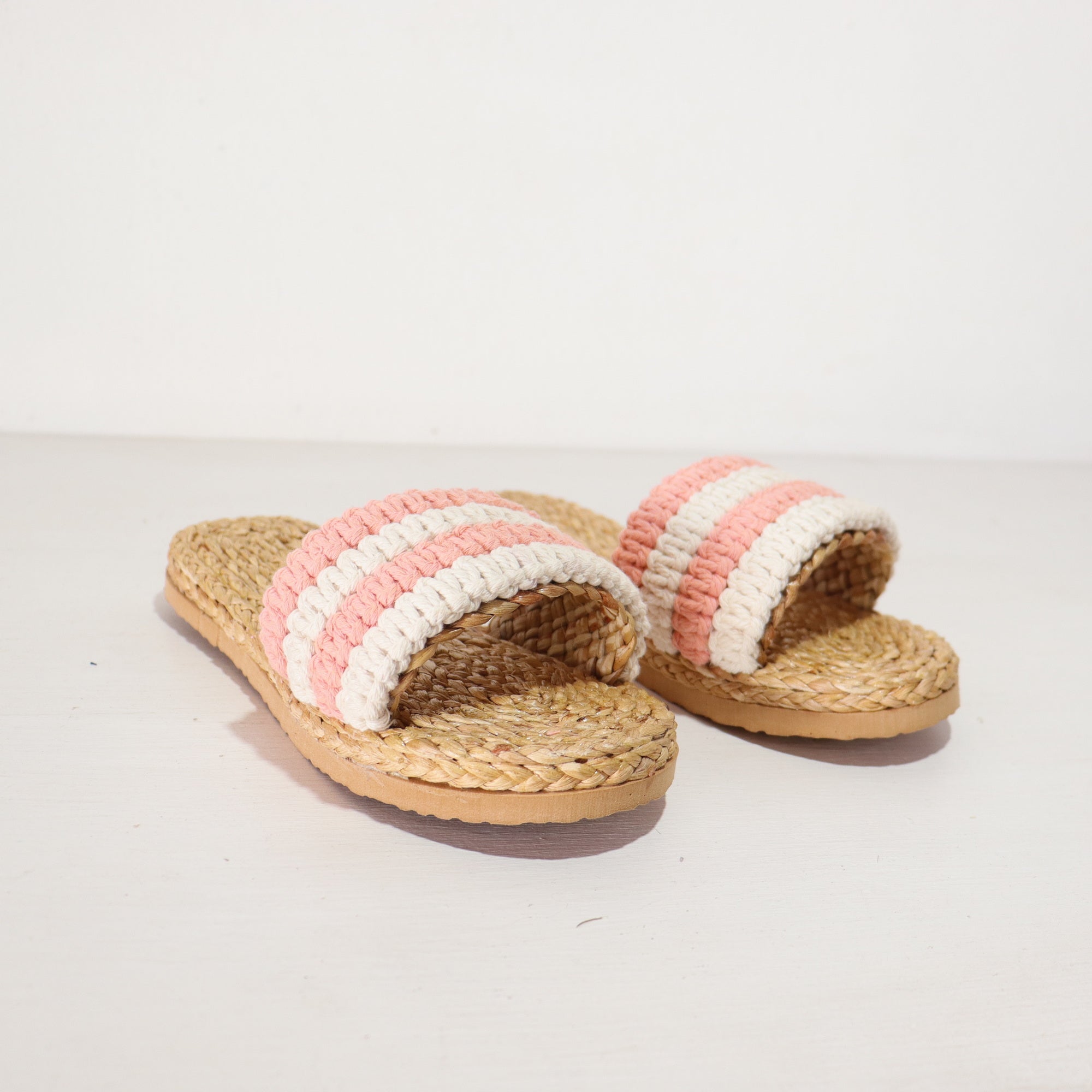Ravi - Zapatos de paja macramé en rosa y blanco