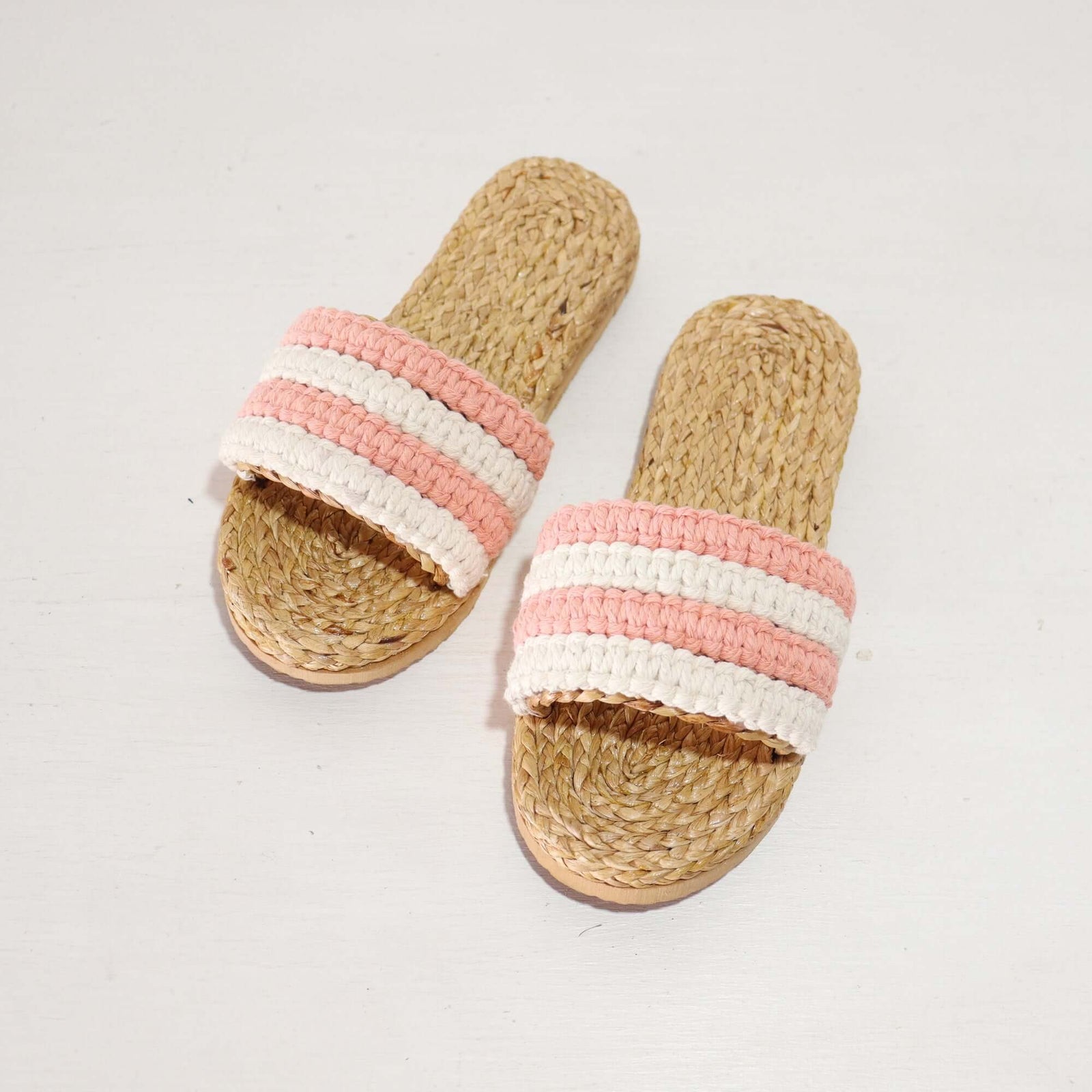 Ravi - Macramé stroschoenen in roze en wit