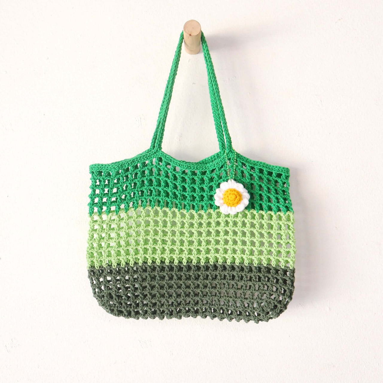 Green Layer Crochet — handwoven straw handbag with a soft, natural weave