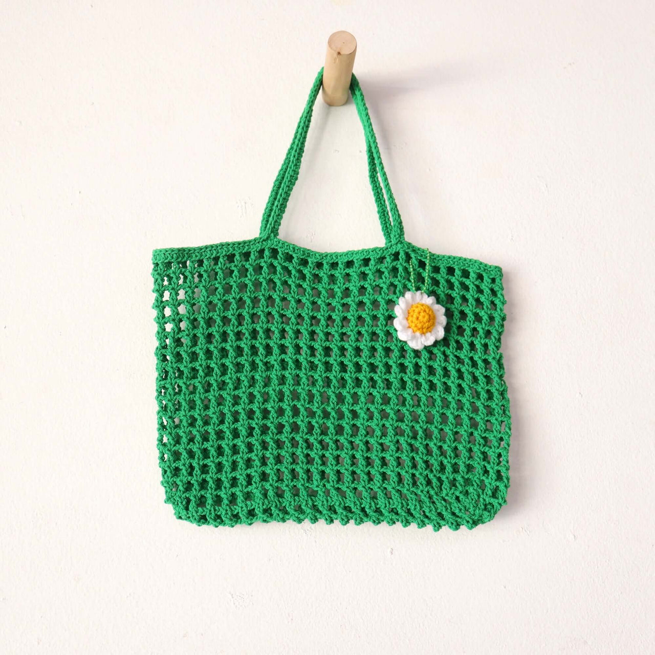 Green Crochet Bag — handwoven straw handbag with a soft, natural weave