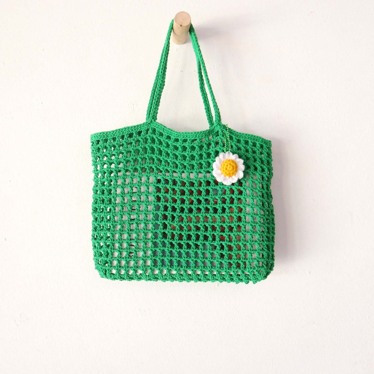 Green Crochet Bag — handcrafted straw handbag with a timeless boho feel