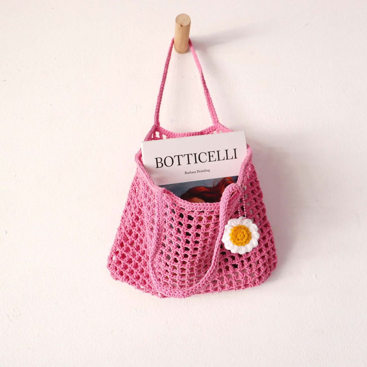 Pink Crochet — sustainable straw handbag made from natural fibres