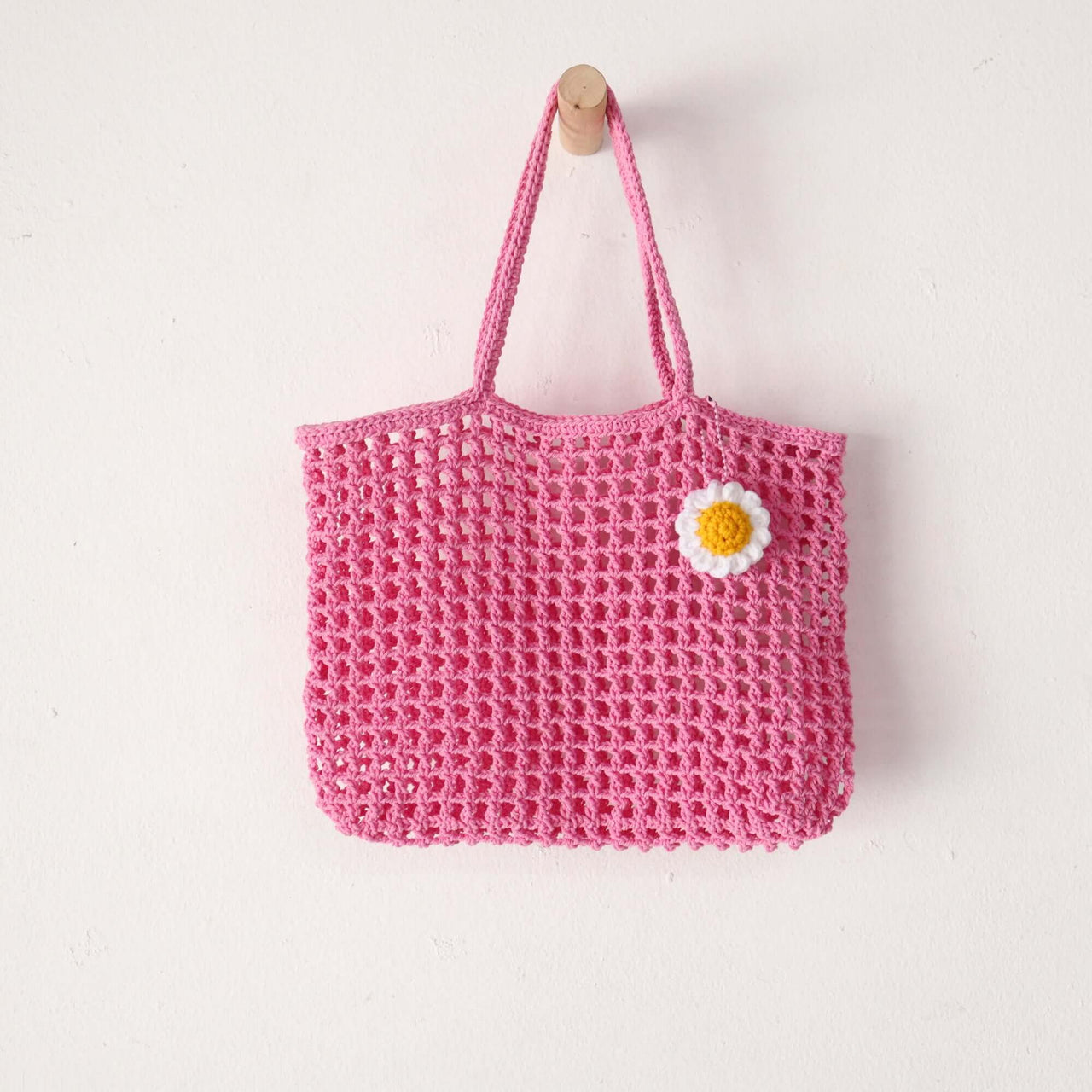 Pink Crochet — handcrafted straw handbag with a timeless boho feel