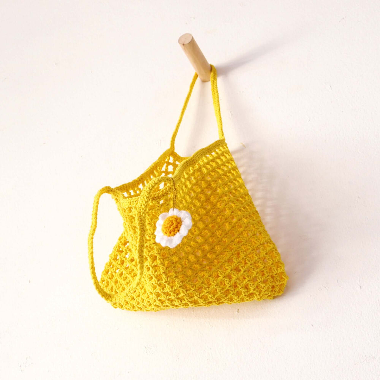 Yellow — sustainable straw handbag made from natural fibres