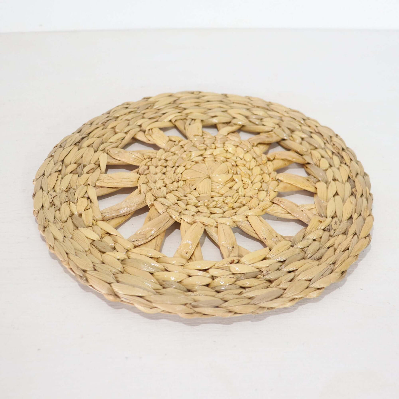 YA NI SA - Water Hyacinth Boho Placemats