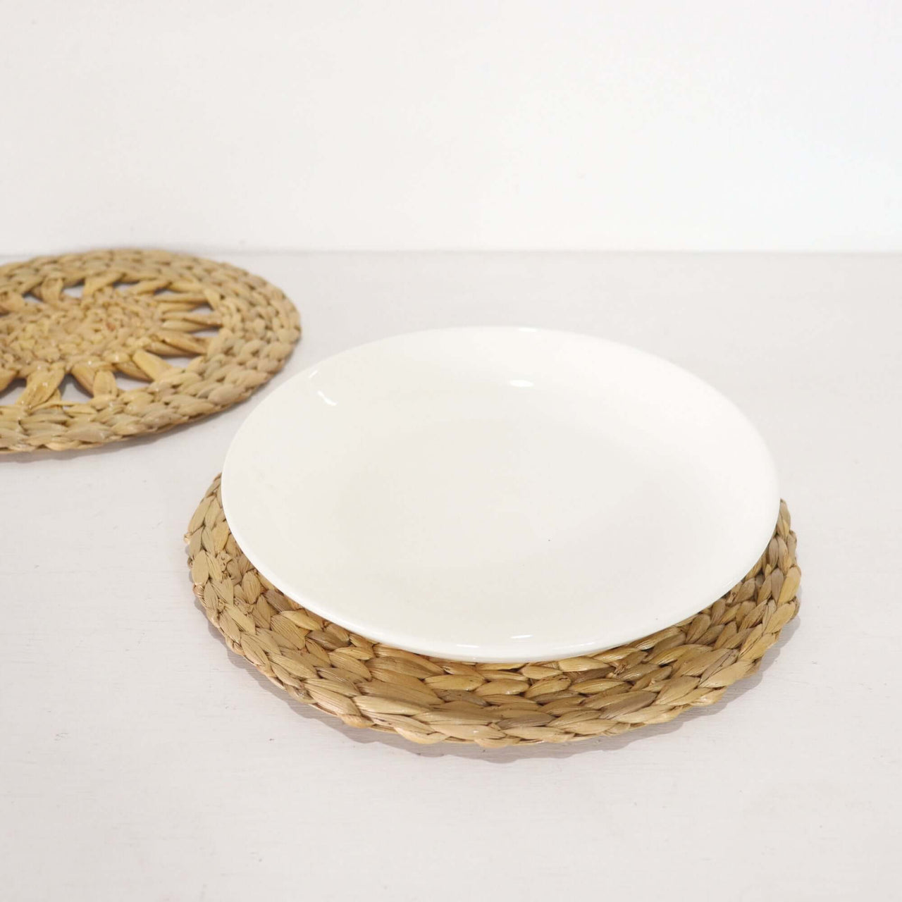 YA NI SA - Water Hyacinth Boho Placemats