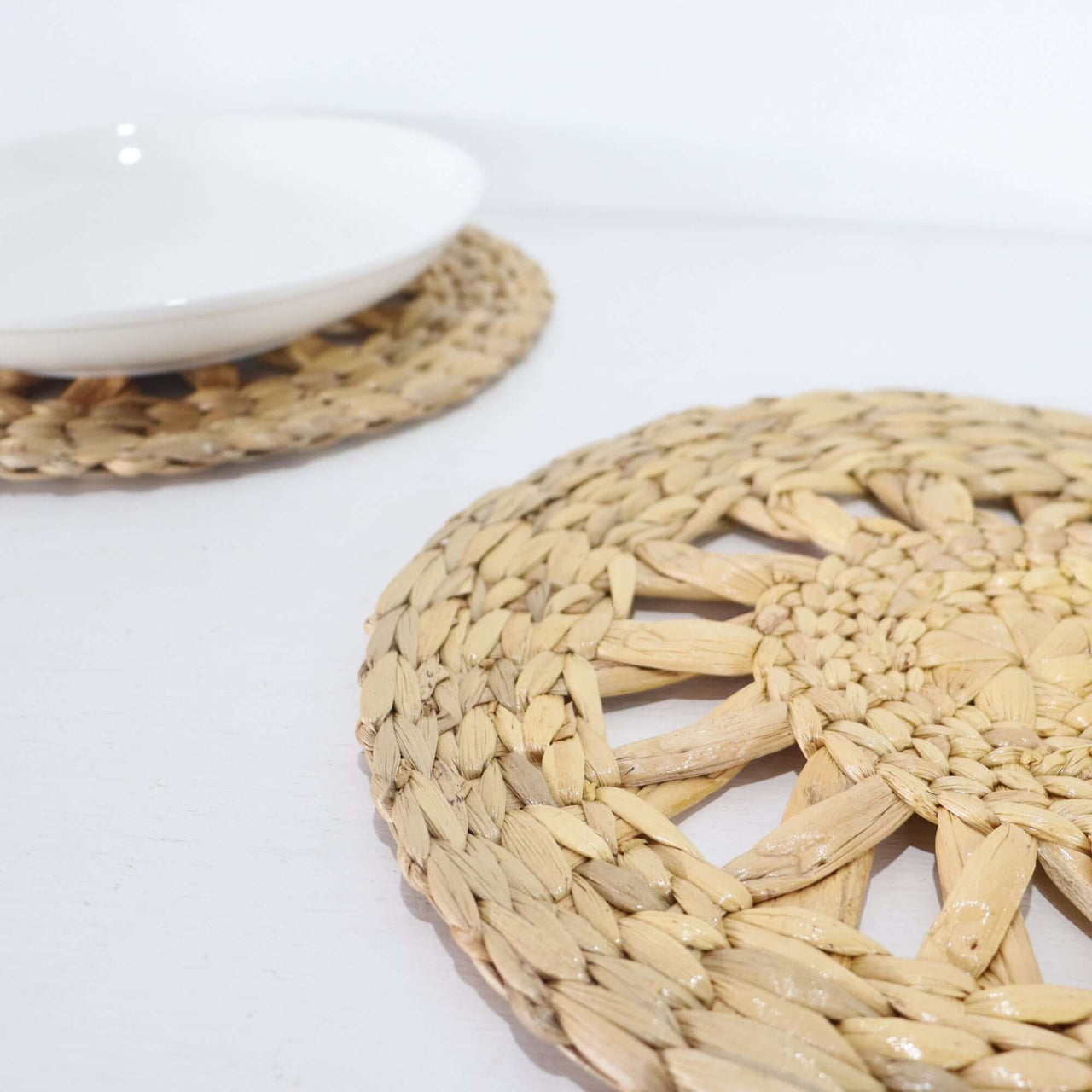 YA NI SA - Water Hyacinth Boho Placemats