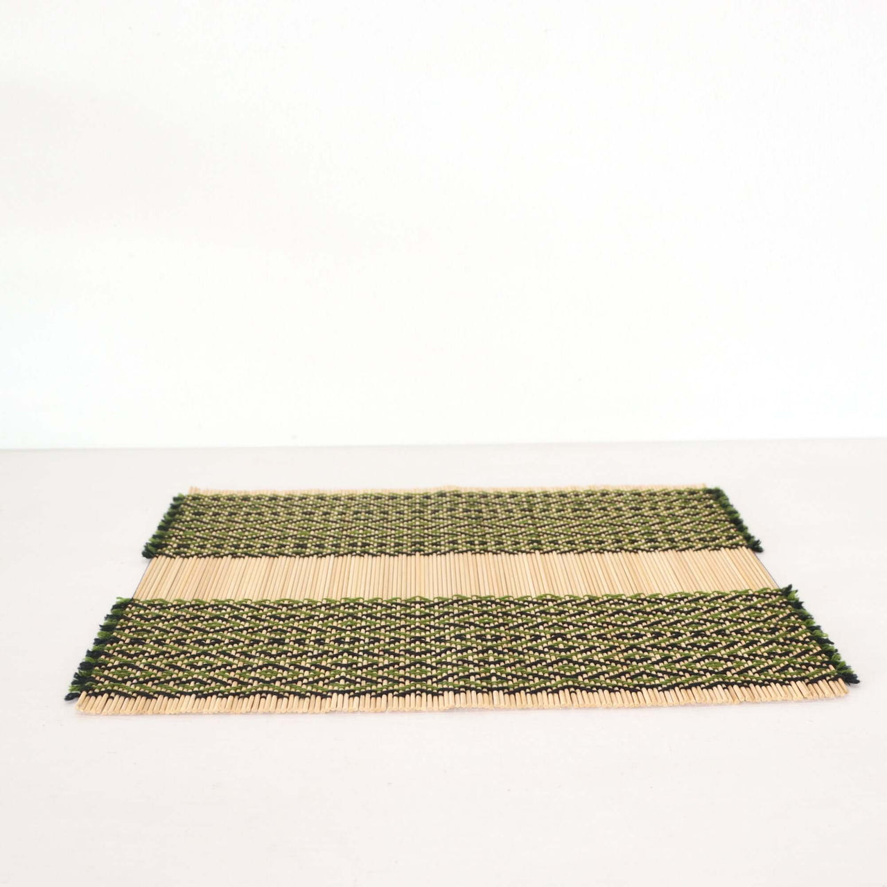 PHIN NA RA - Woven Boho Placemats