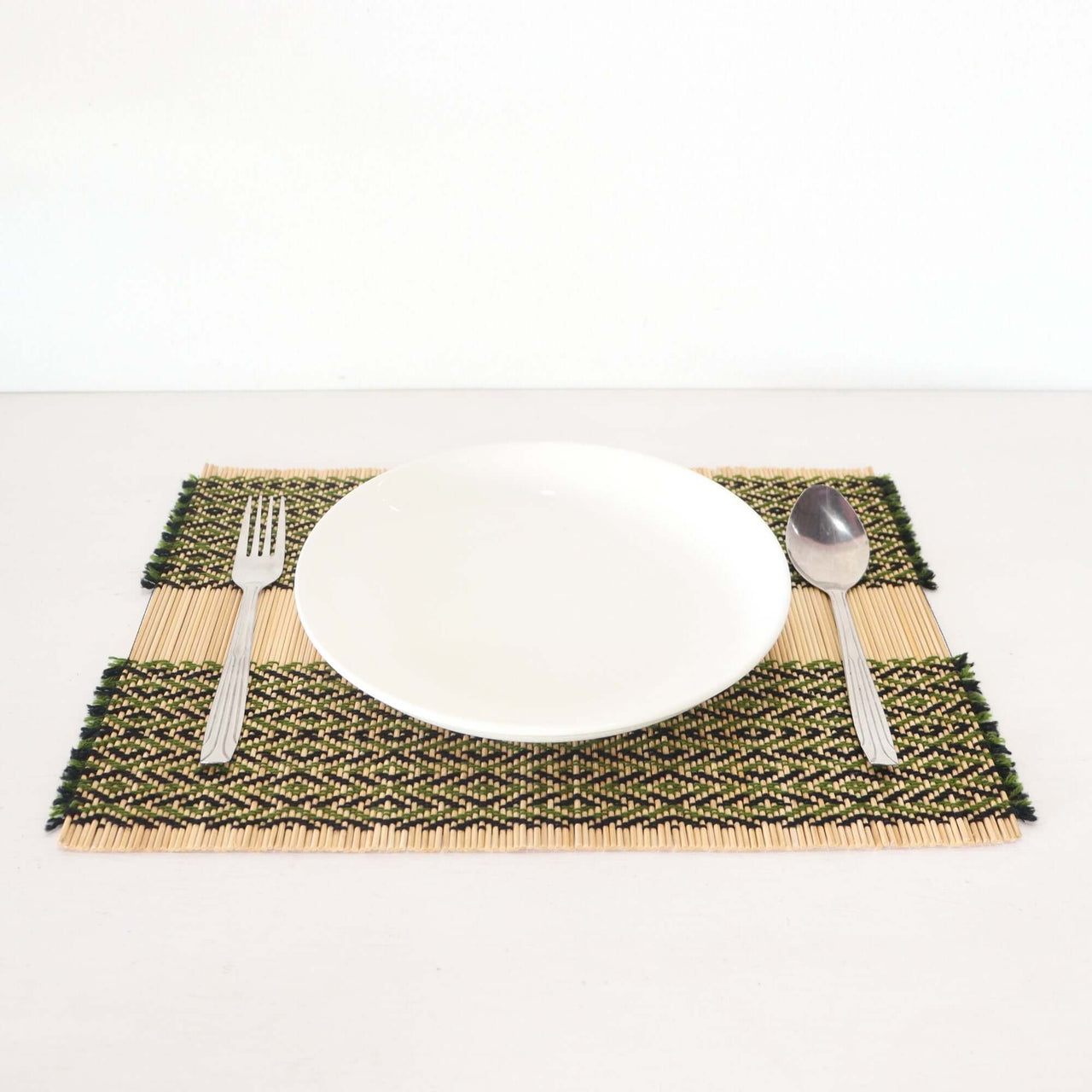 PHIN NA RA - Woven Boho Placemats