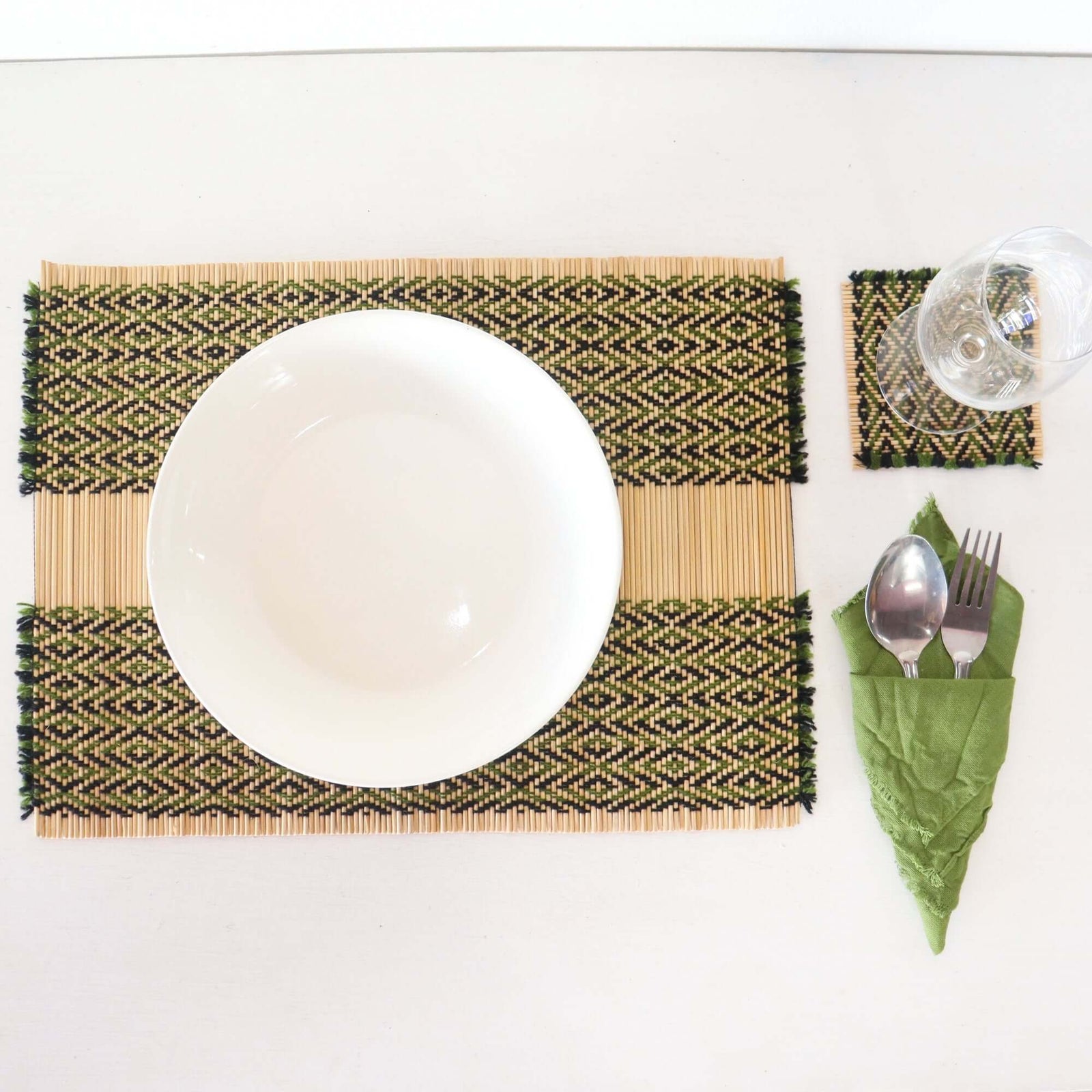 BE LIN DA - Woven Boho Placemats (Set of 4)
