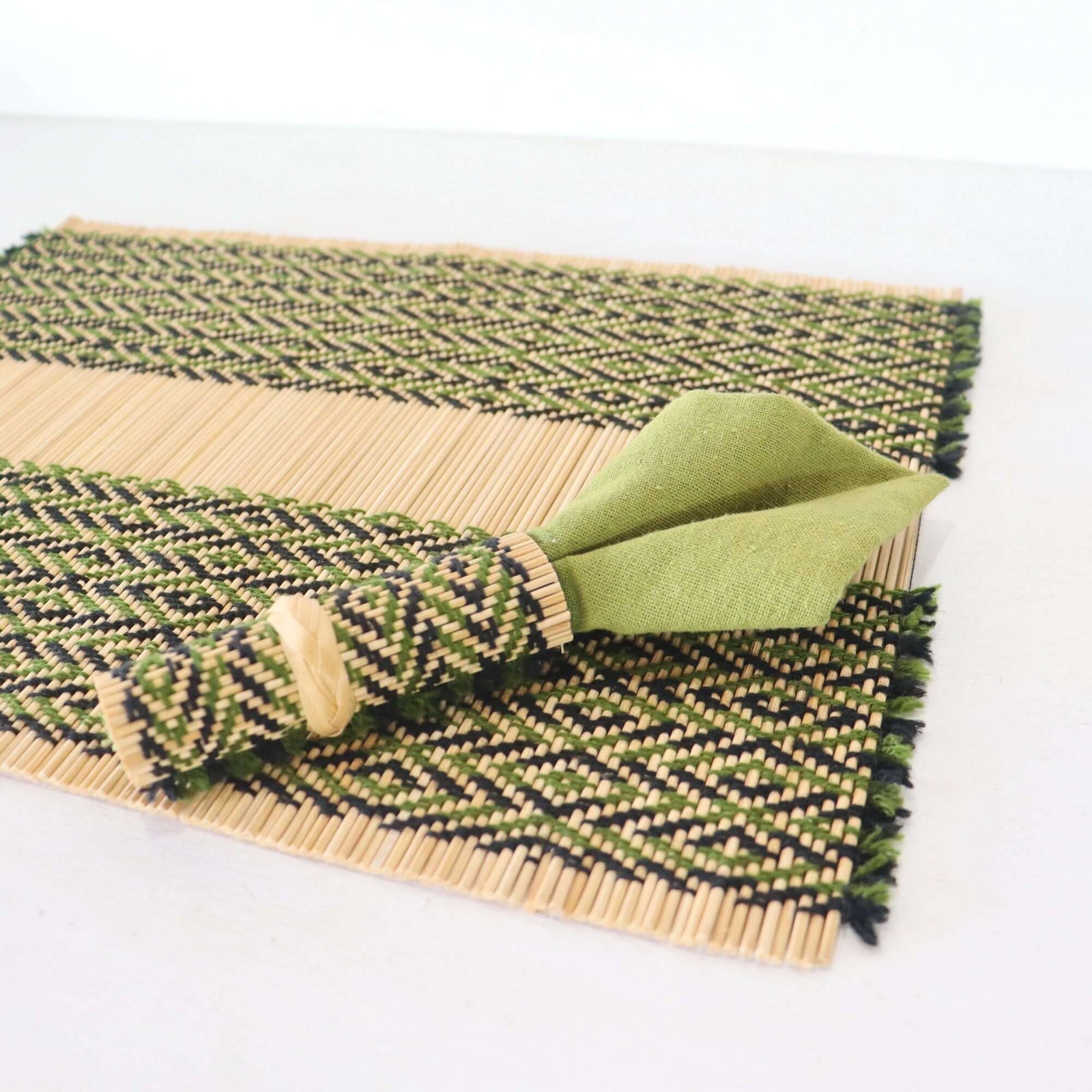 BE LIN DA - Woven Boho Placemats (Set of 4)