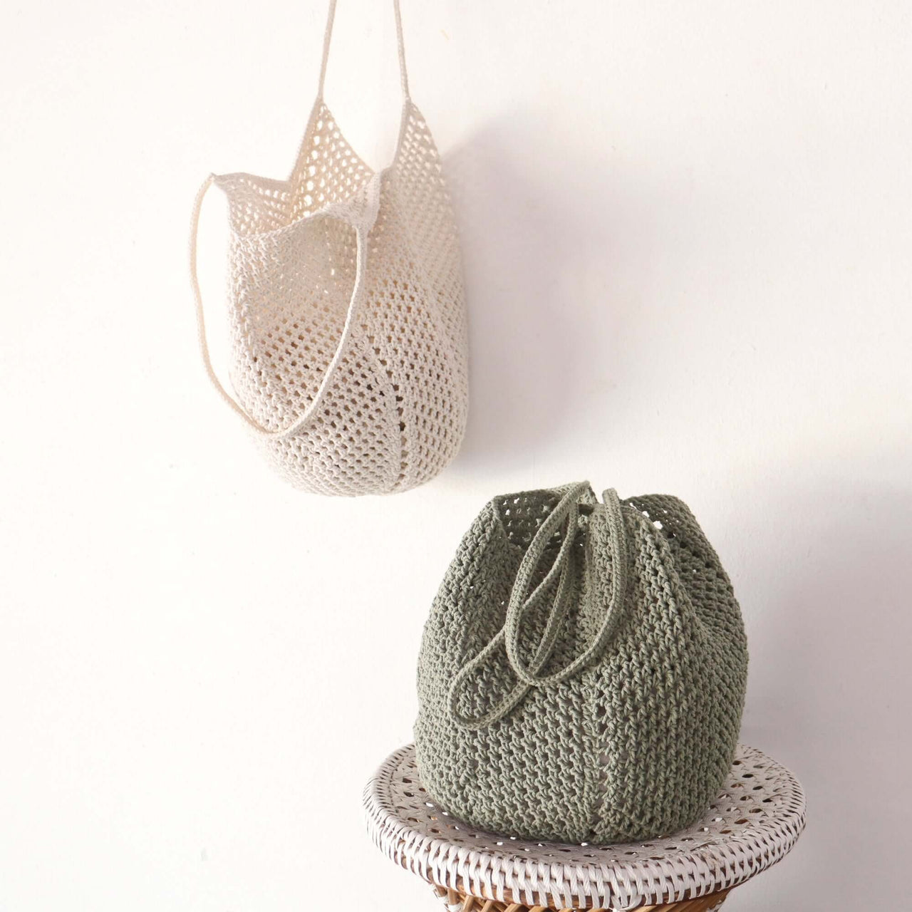 Olive — straw shoulder bag with a relaxed, vacation-ready look