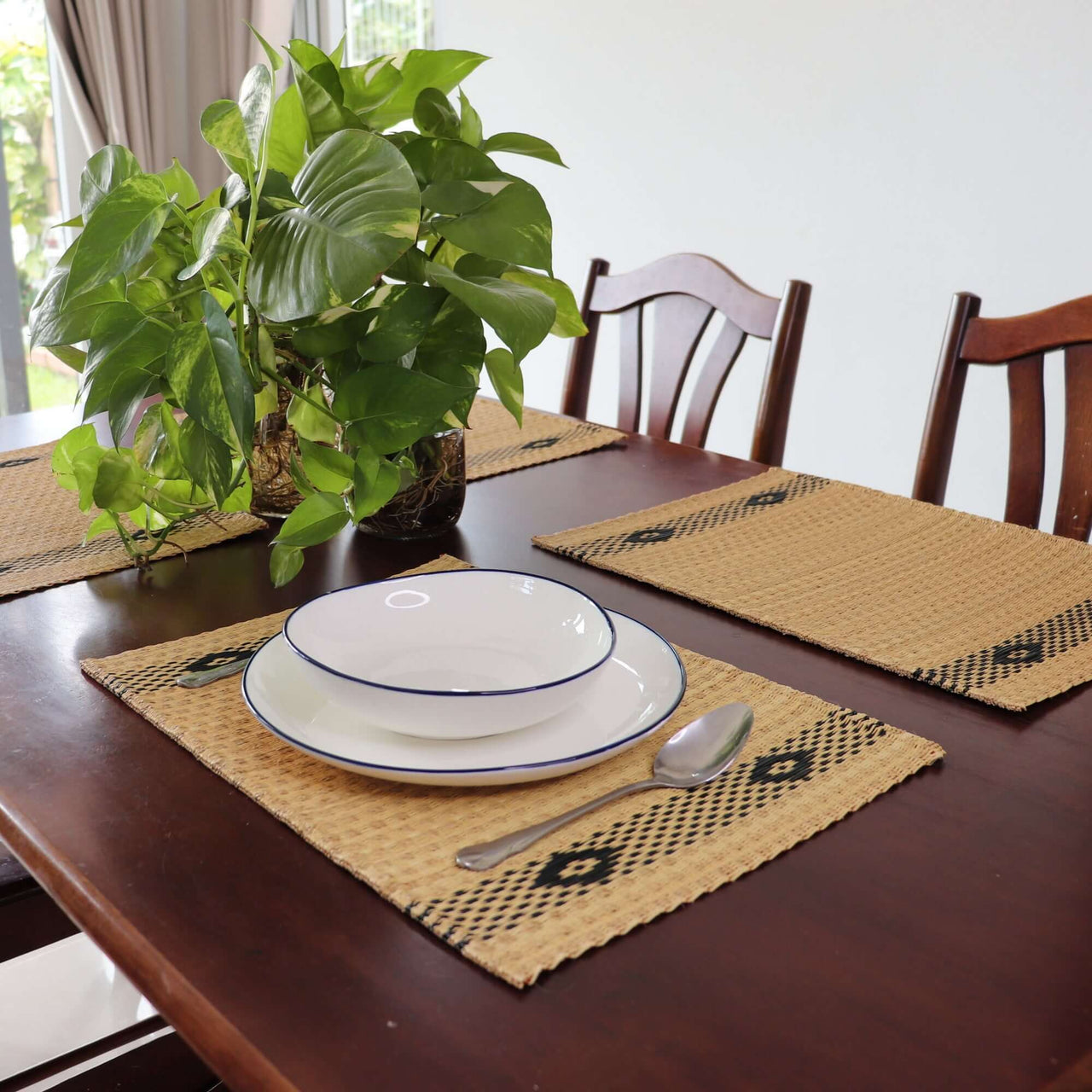 Lavida - Handwoven Sedge Placemat with Khid Pattern