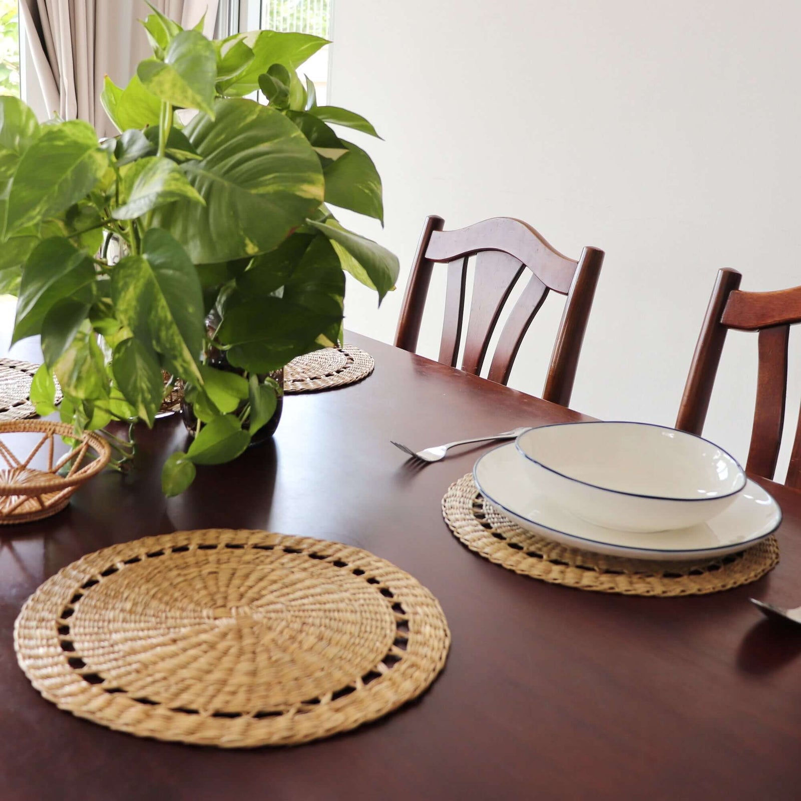 Lavin – Natürlicher Rundes Sumpfgras Platzset