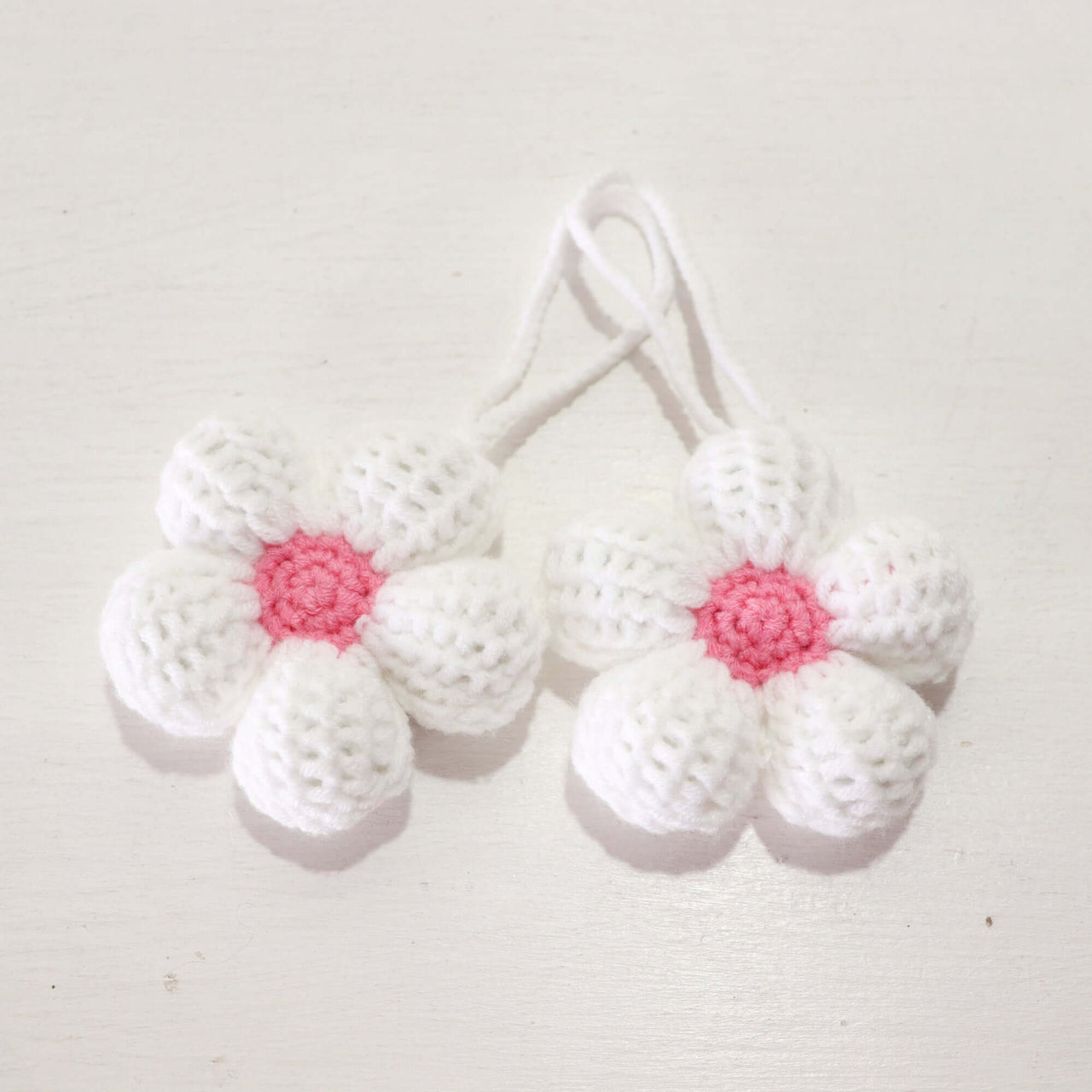 BAG CHARM FLOWER — handwoven bag charm with a natural boho finish (alternate view)