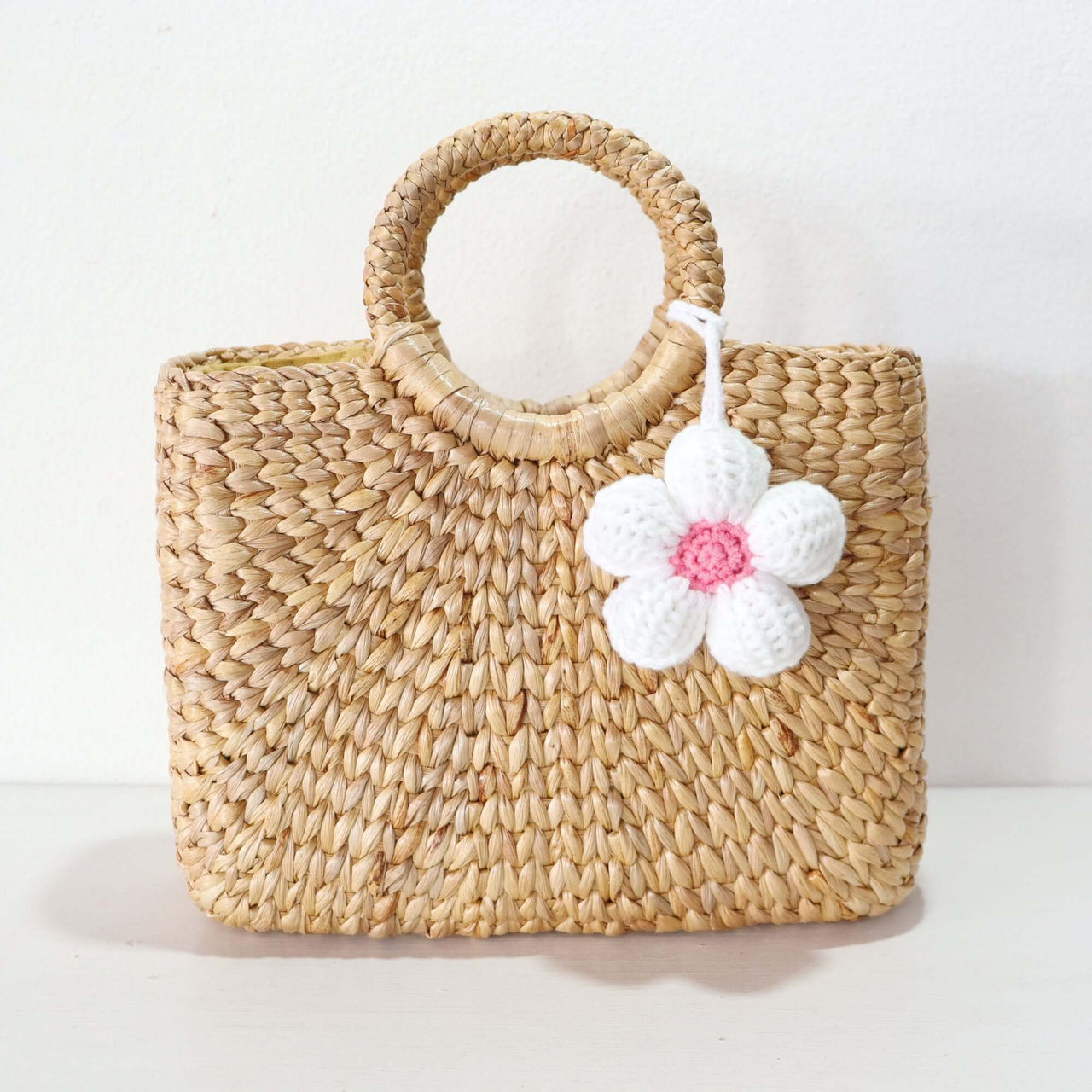 BAG CHARM FLOWER — natural bag charm woven by hand