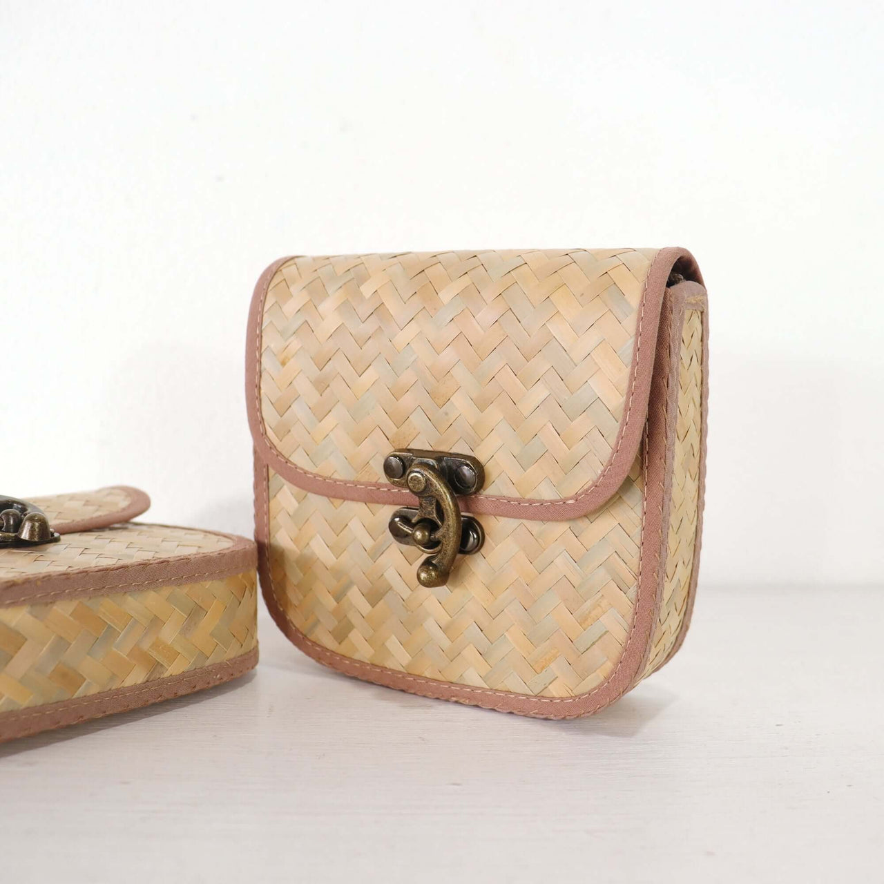 GIN NY - Cross Body Bag - Brown