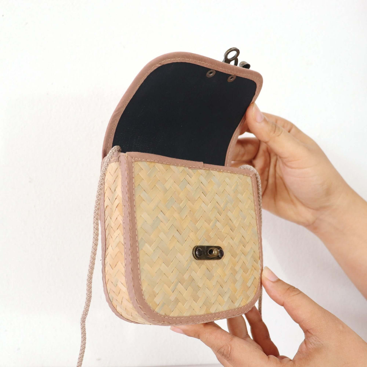 GIN NY - Cross Body Bag - Brown