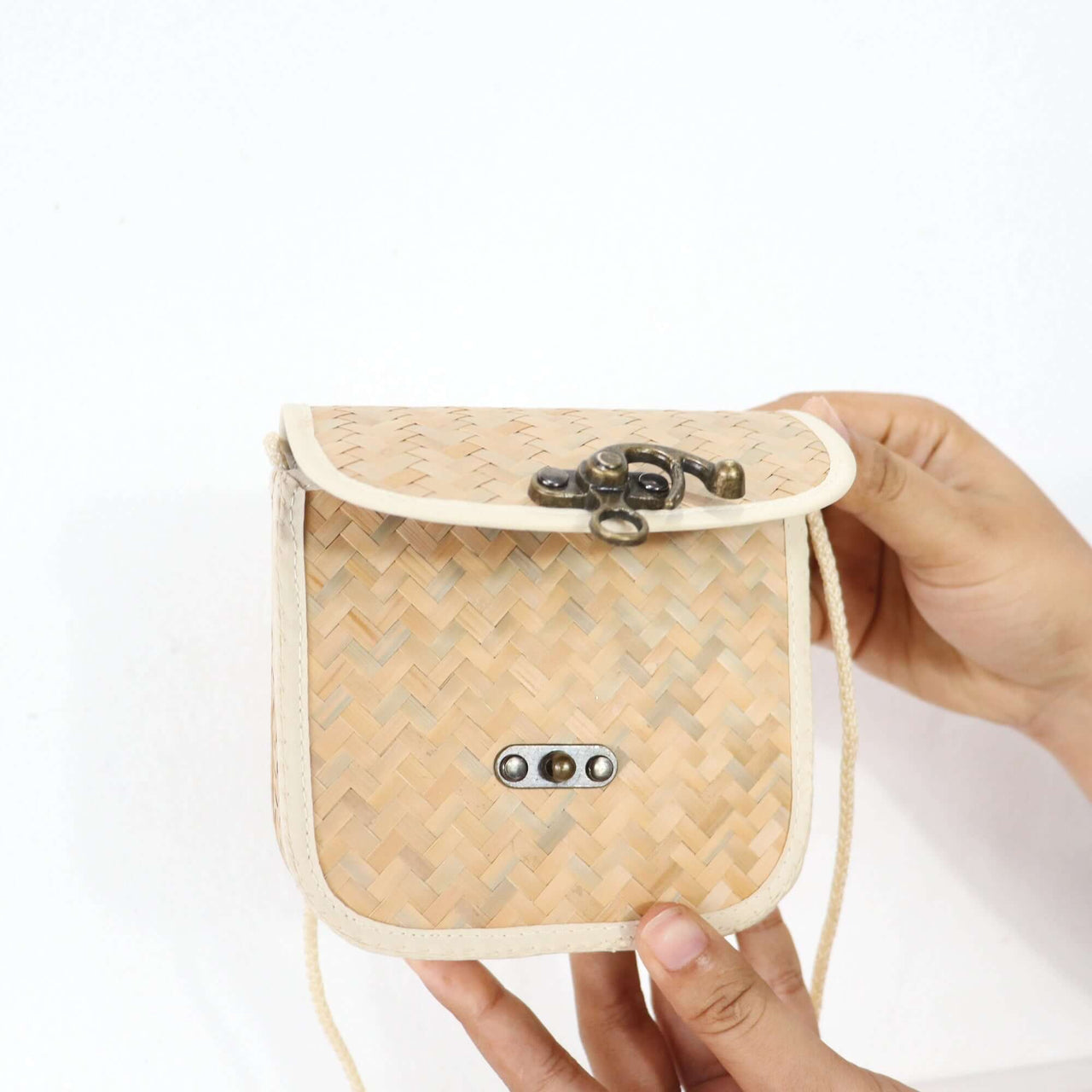 YU JIN Cross Body Bag - White
