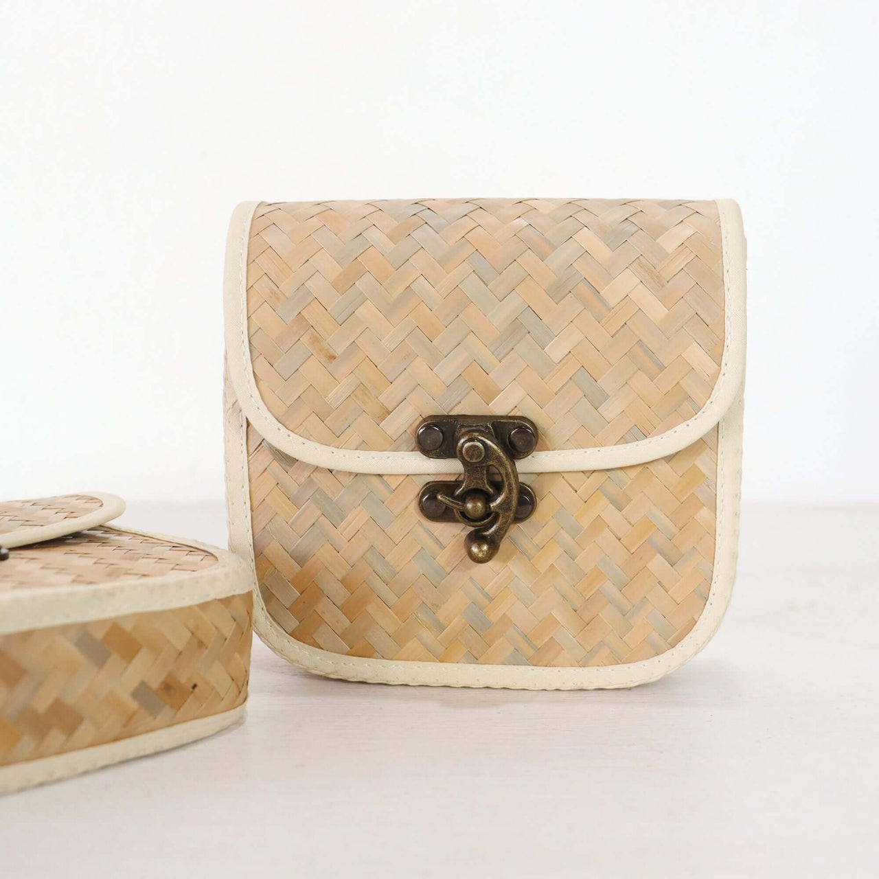 YU JIN Cross Body Bag - White