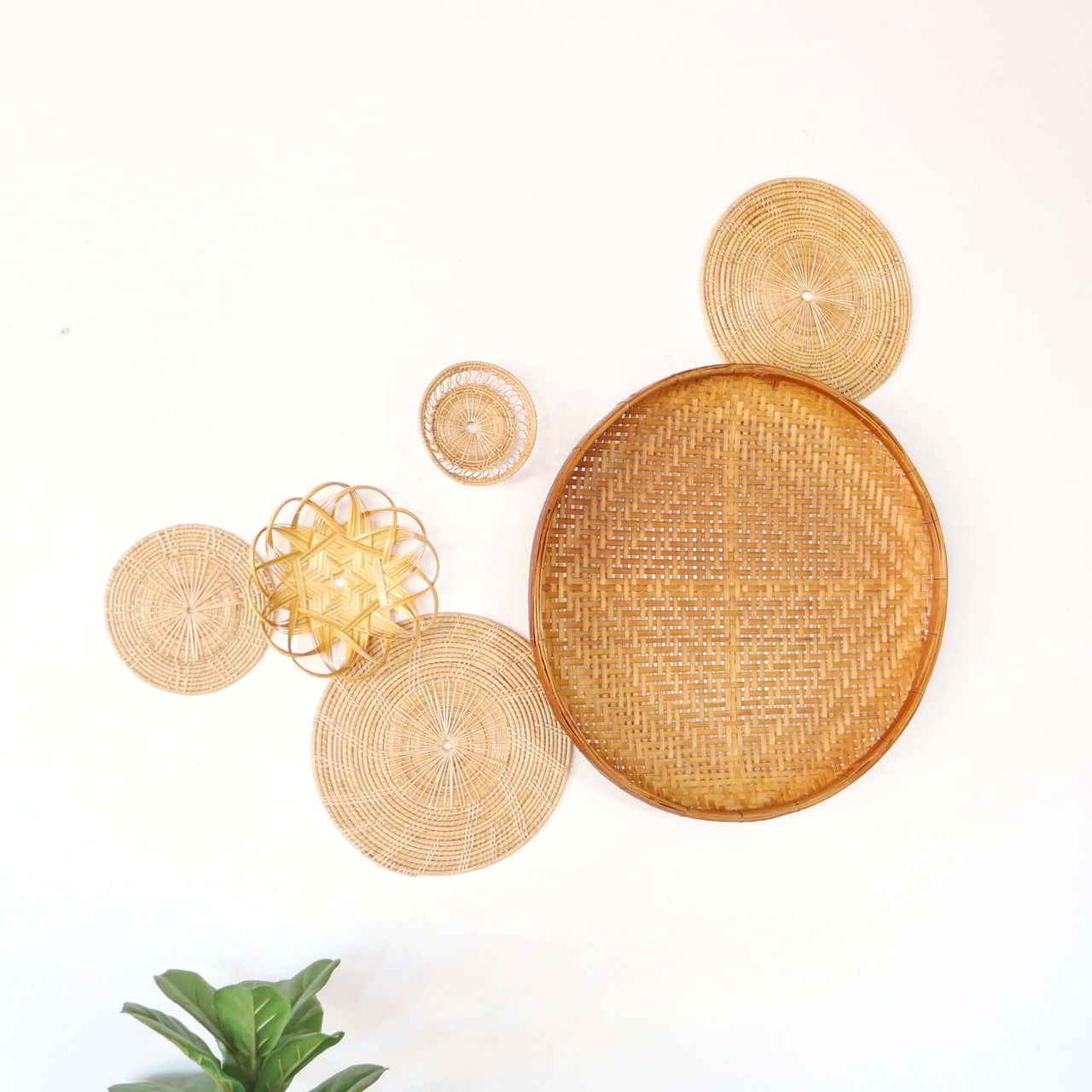 SOPA - Wall Hanging Décor Set of 6