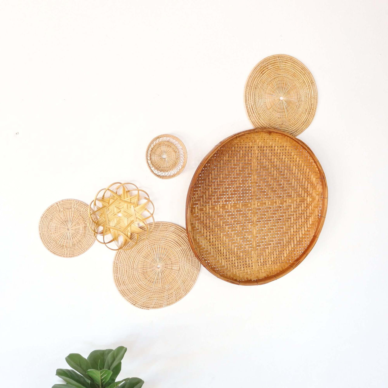 SOPA - Wall Hanging Décor Set of 6