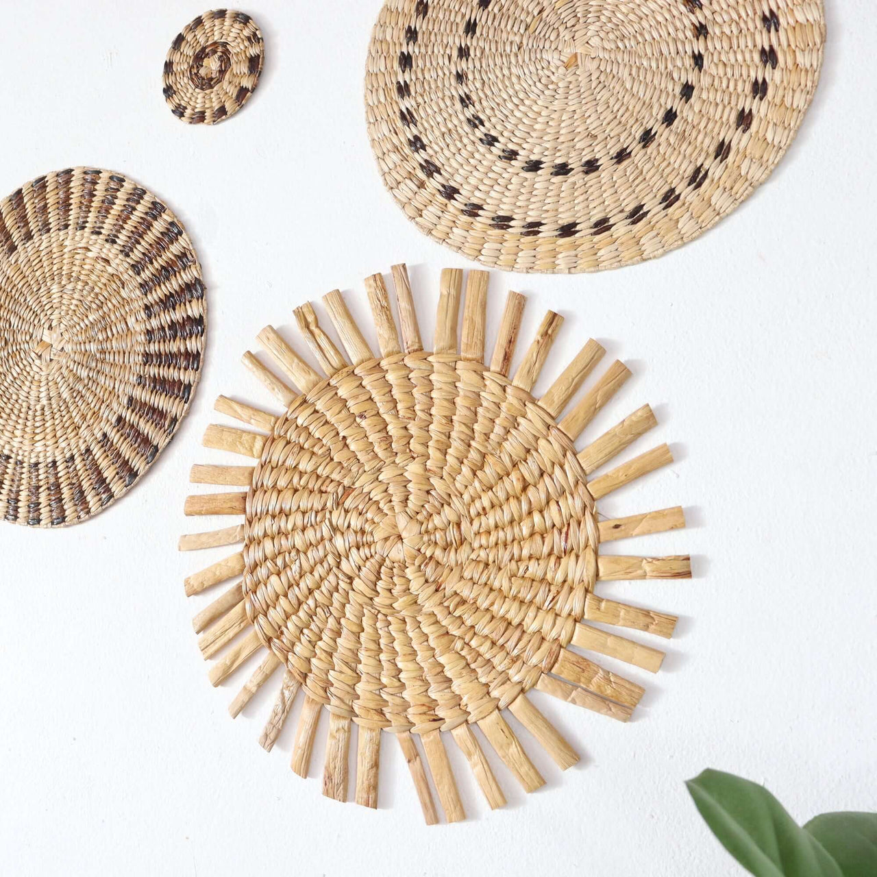 NIT CHA NAN - Wall Hanging Décor (Set of 4, Banana & Seagrass)