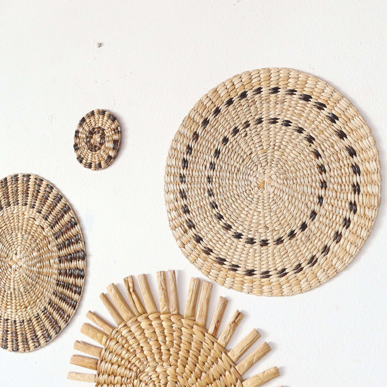 NIT CHA NAN - Wall Hanging Décor (Set of 4, Banana & Seagrass)