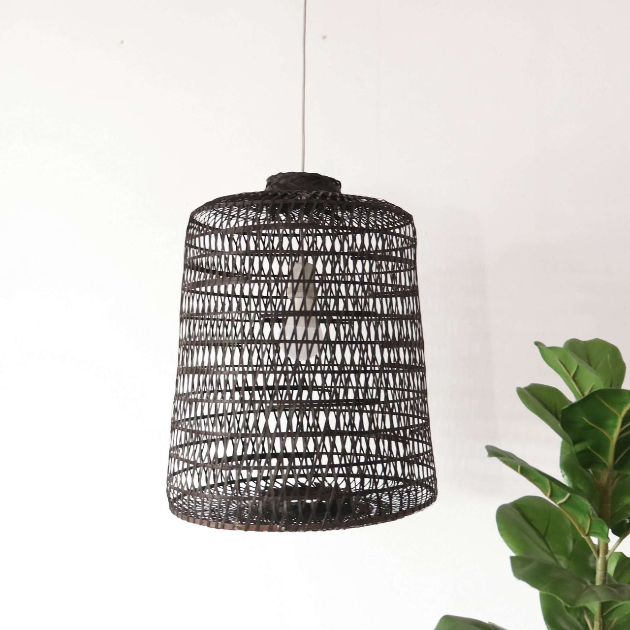 BLACK VAREE - Black Bamboo Pendant Light
