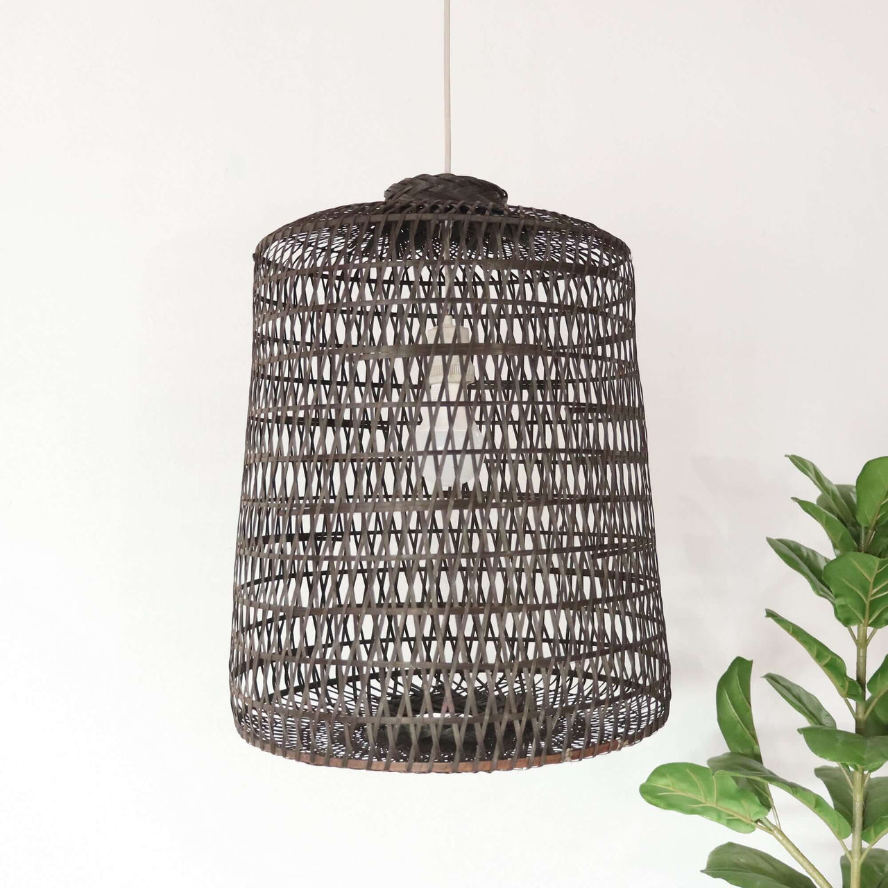 BLACK VAREE - Black Bamboo Pendant Light