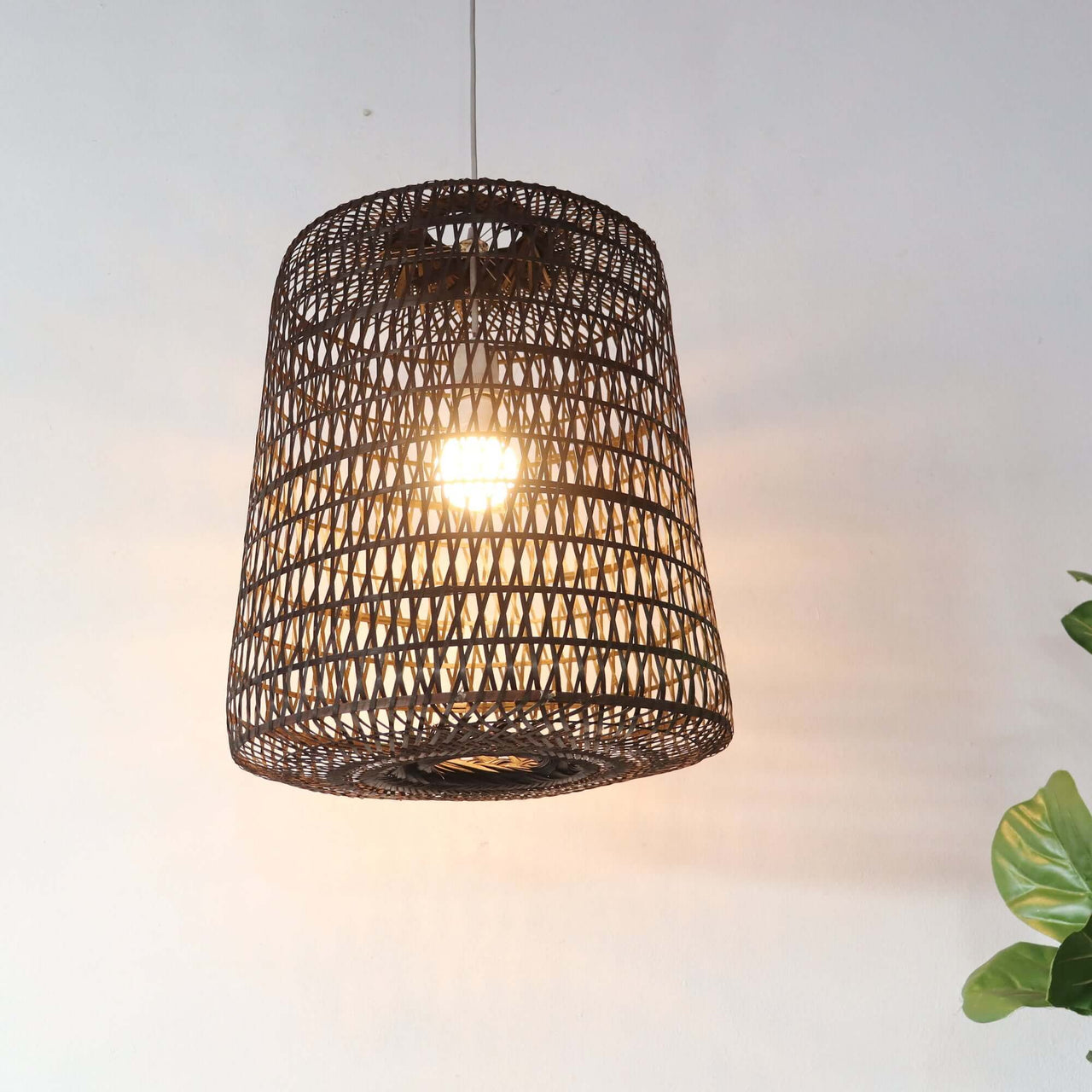 BLACK VAREE - Black Bamboo Pendant Light