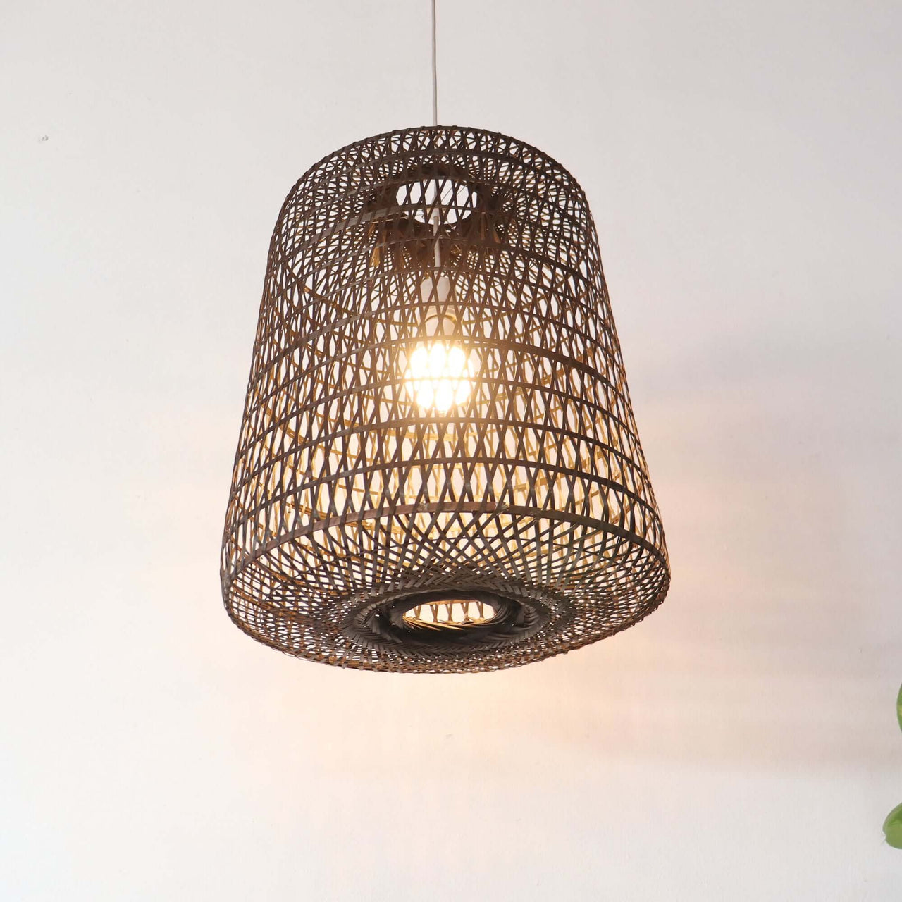BLACK VAREE - Black Bamboo Pendant Light