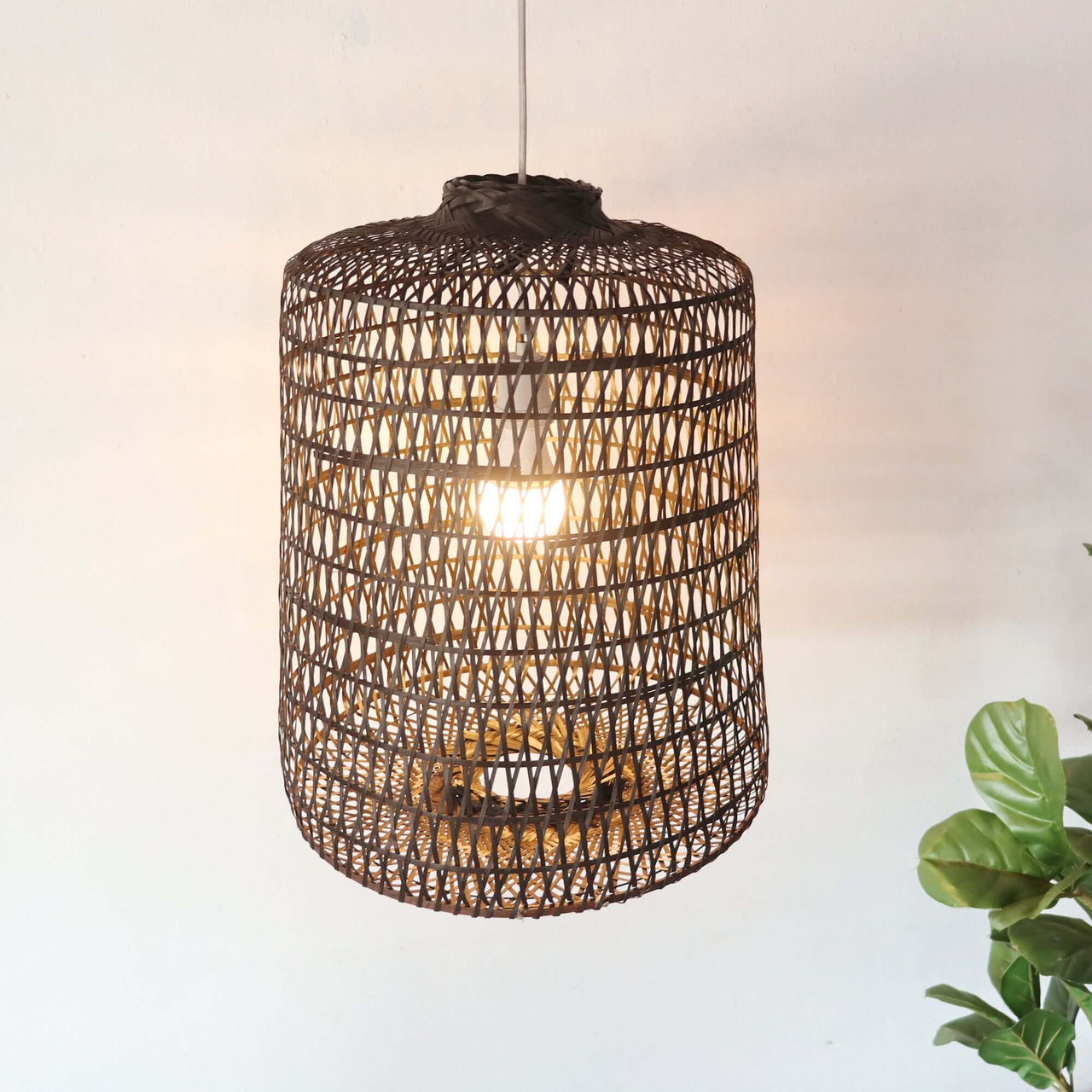 BLACK VAREE - Black Bamboo Pendant Light