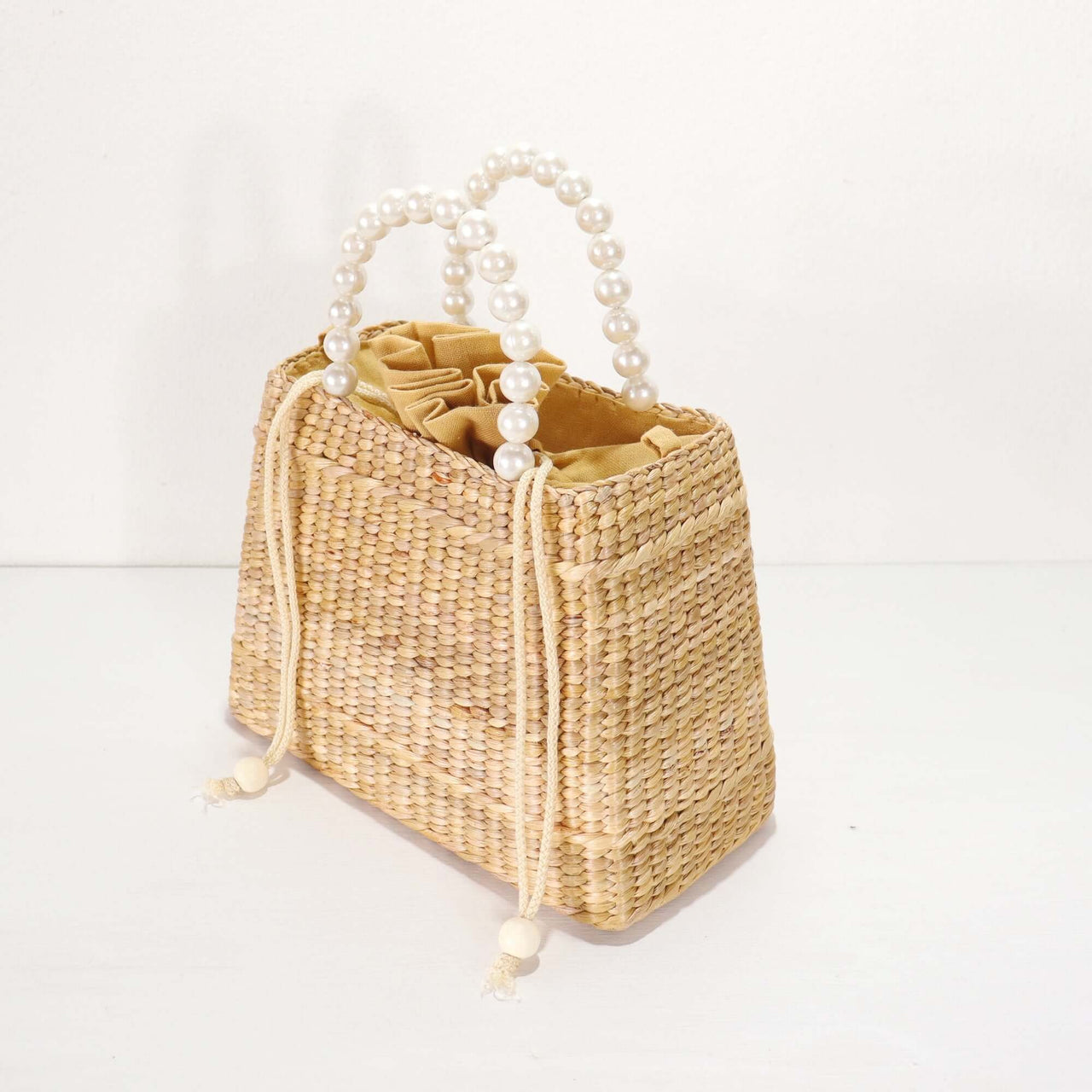 Lala — sustainable straw handbag made from natural fibres