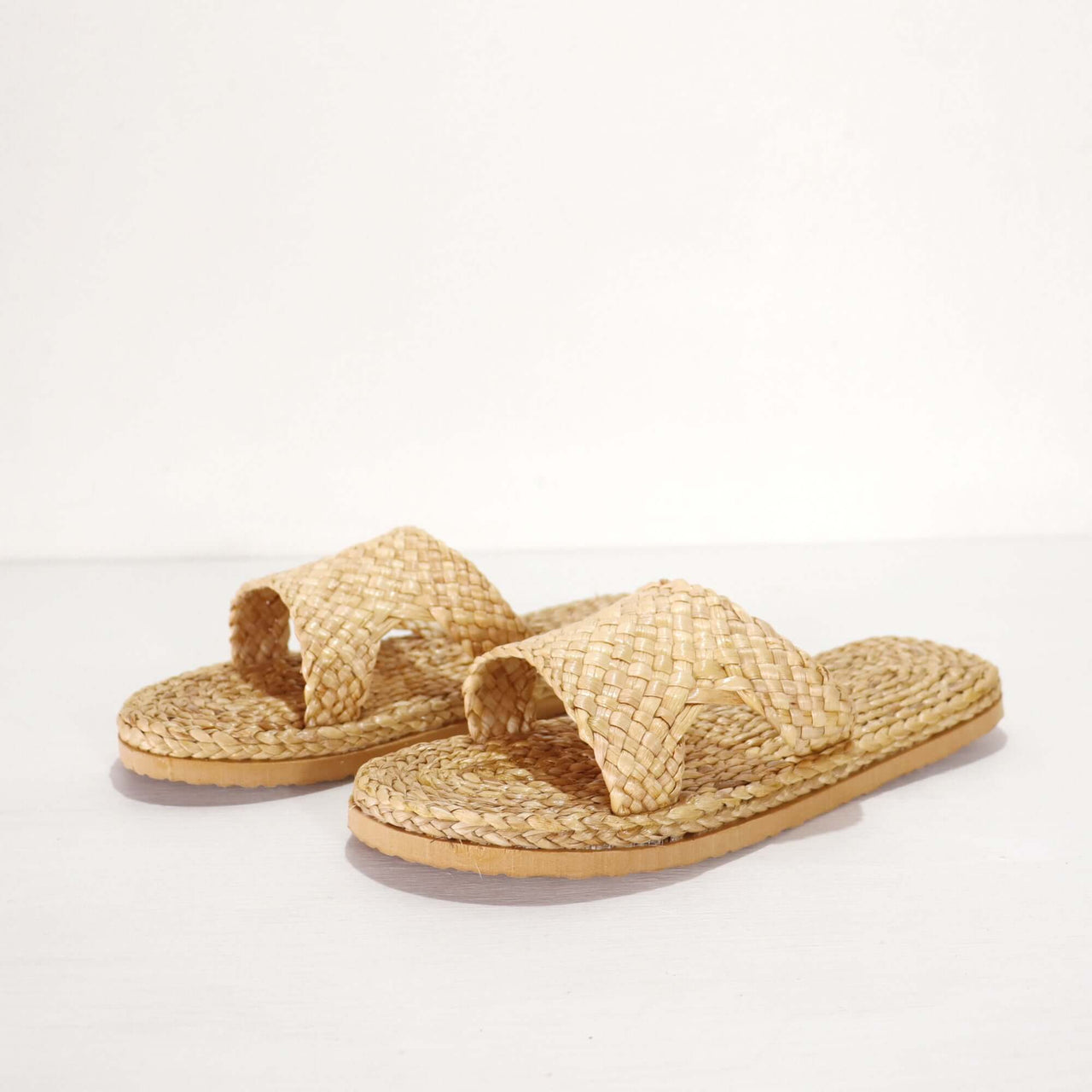 PATTHARA - Straw Sandals