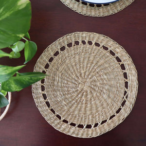 Lavin – Natural Sedge Round Placemat