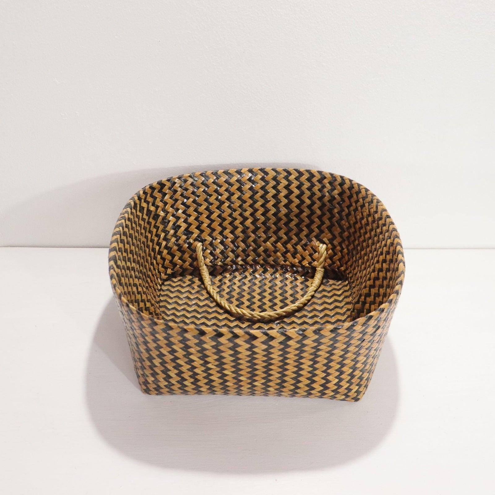 Wicker basket 14 inches