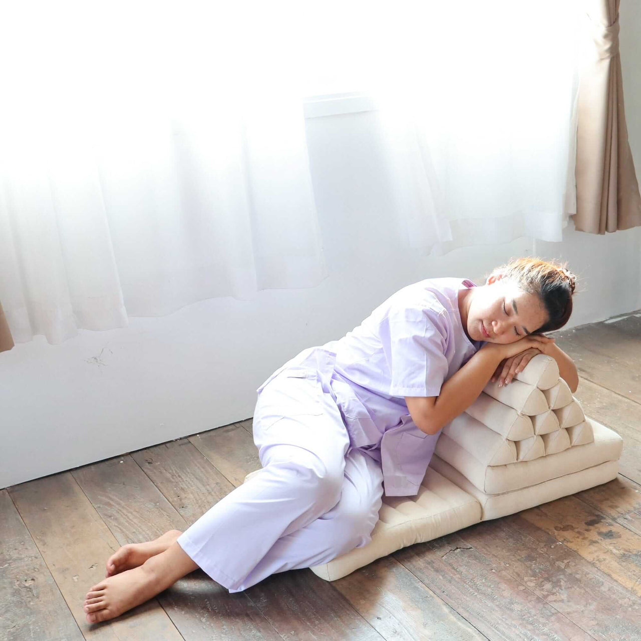 PRA PA WEE - Thai Triangle Pillow (3-Fold - White)