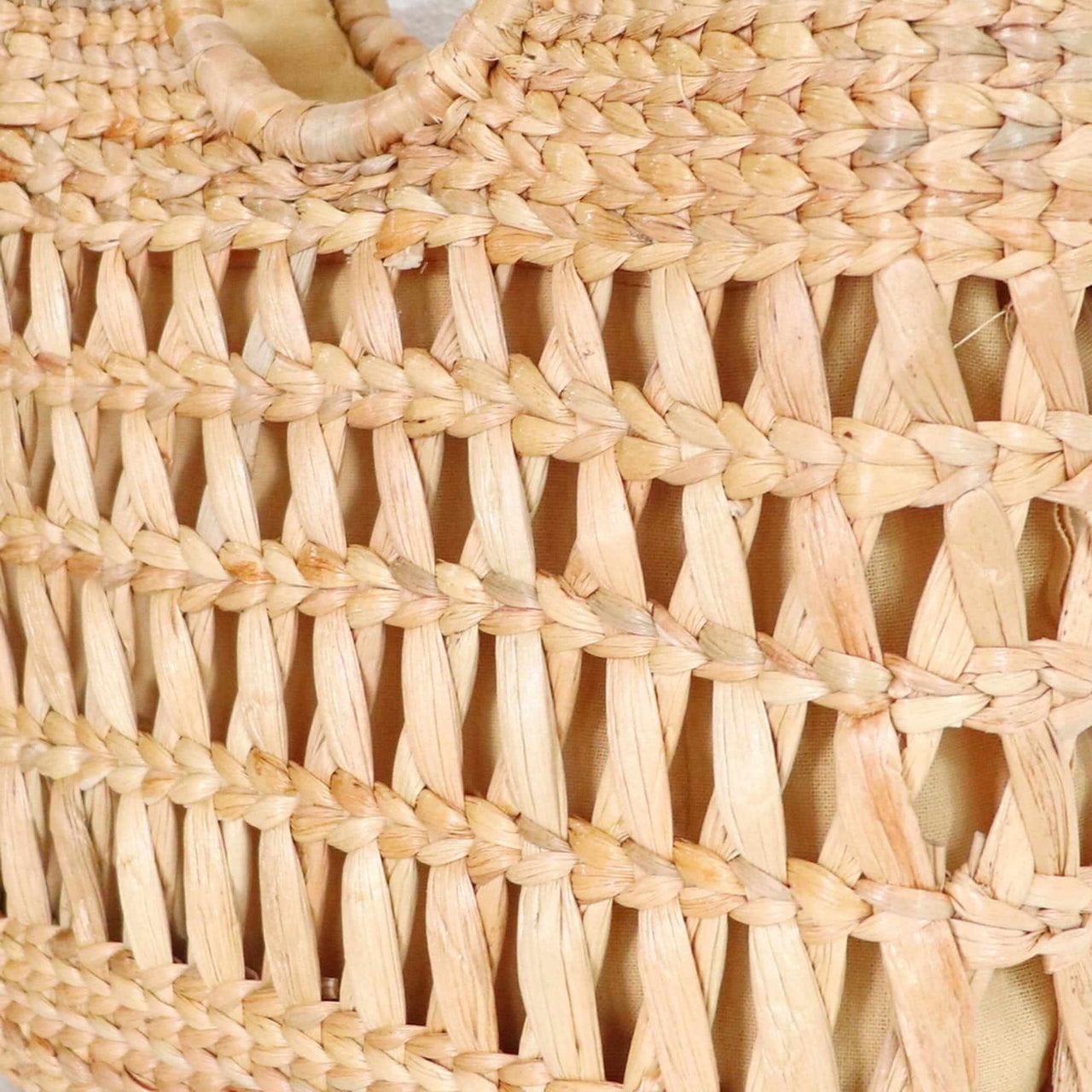 A NO NA Straw Basket Bag - Effortless Bohemian Chic for Sustainable Style