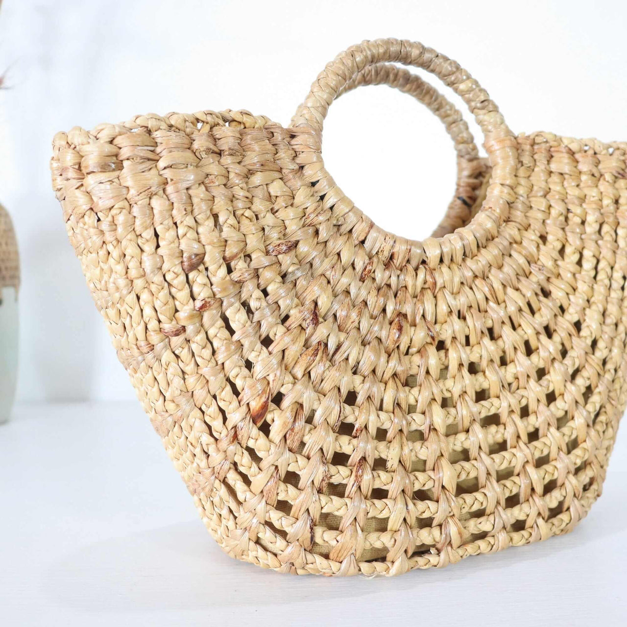 WA YU - Straw basket bag