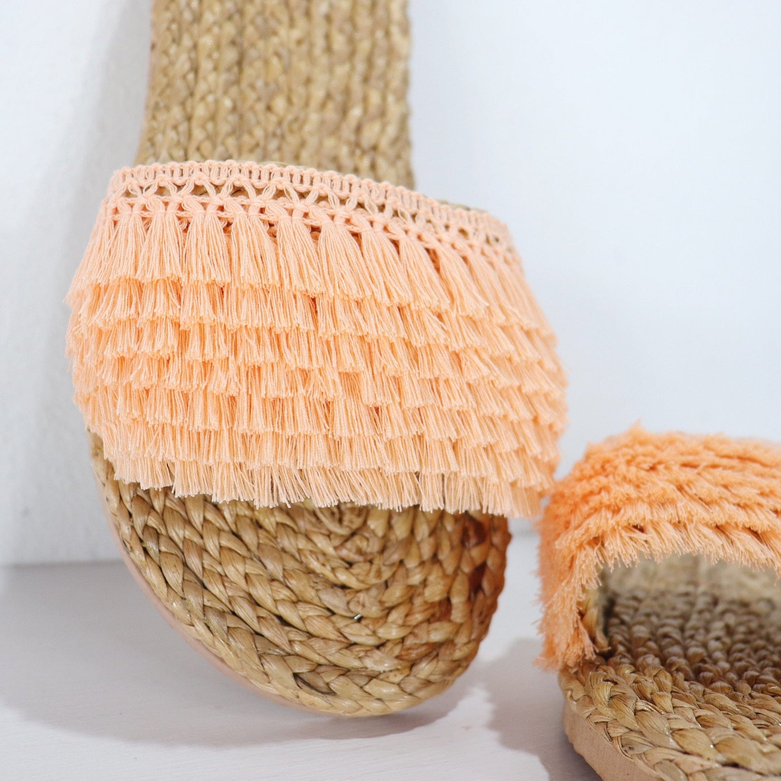 TA LI NAN - straw shoes