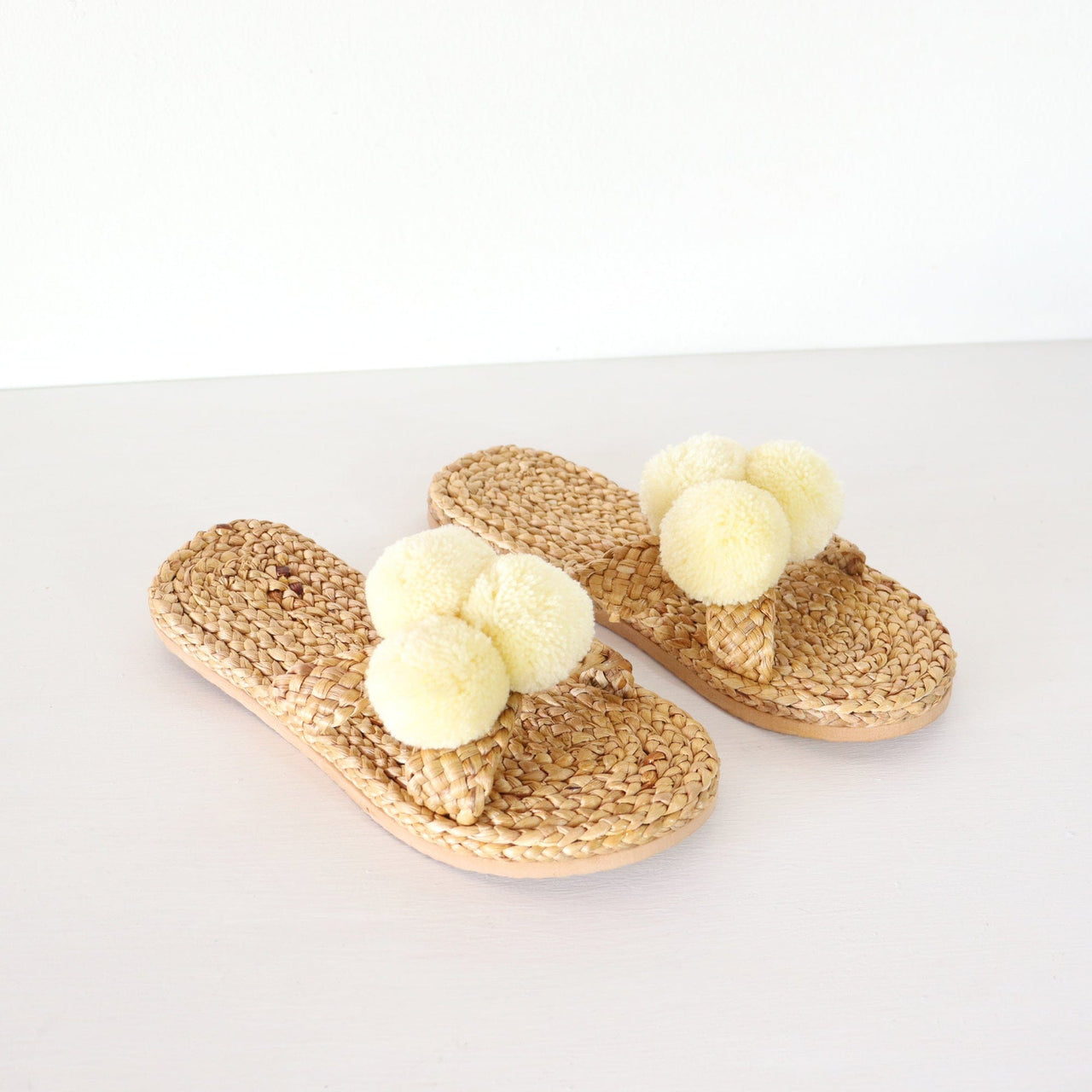NEE RA CHA - Straw Shoes