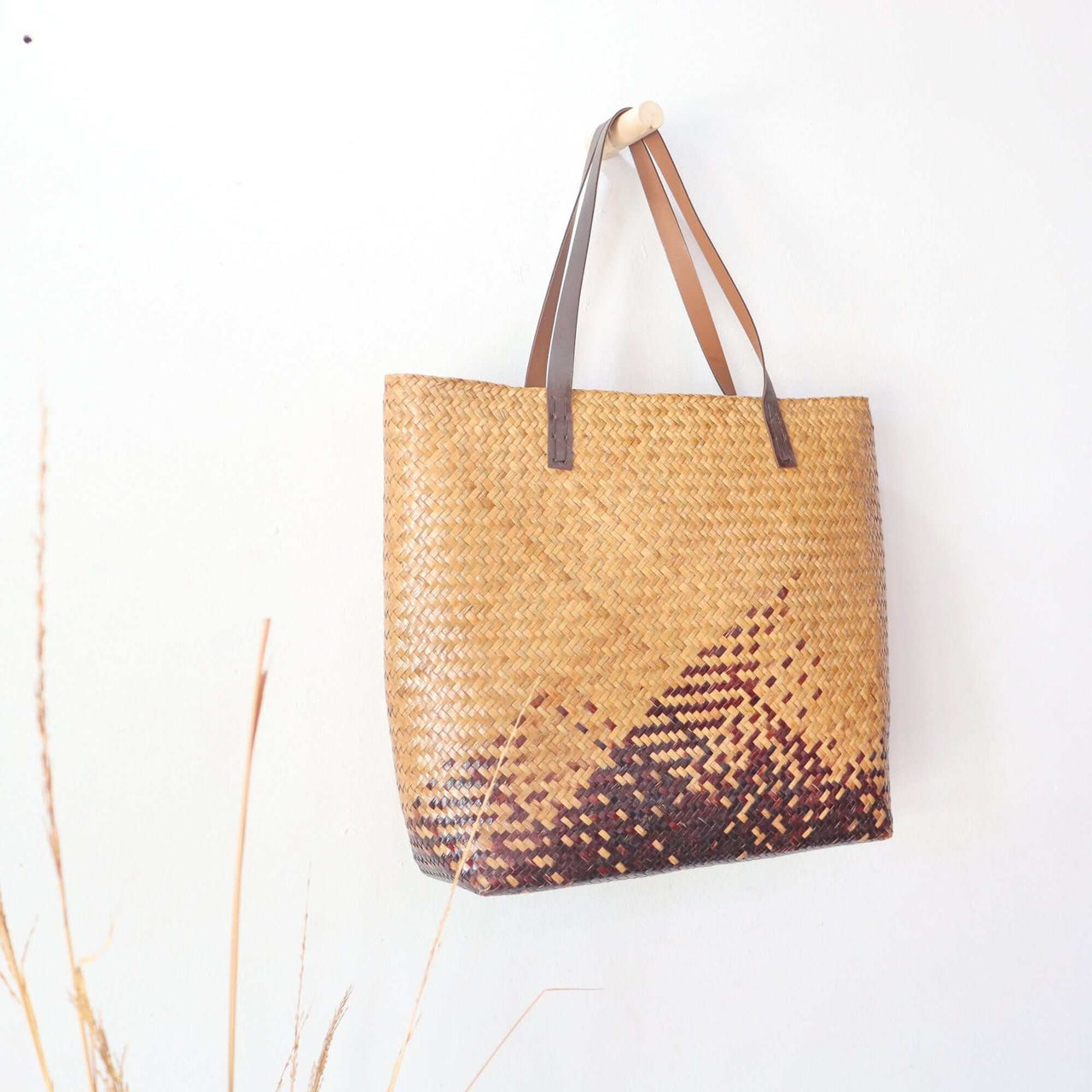 NUN THA PIN - Shoulder Straw Bag