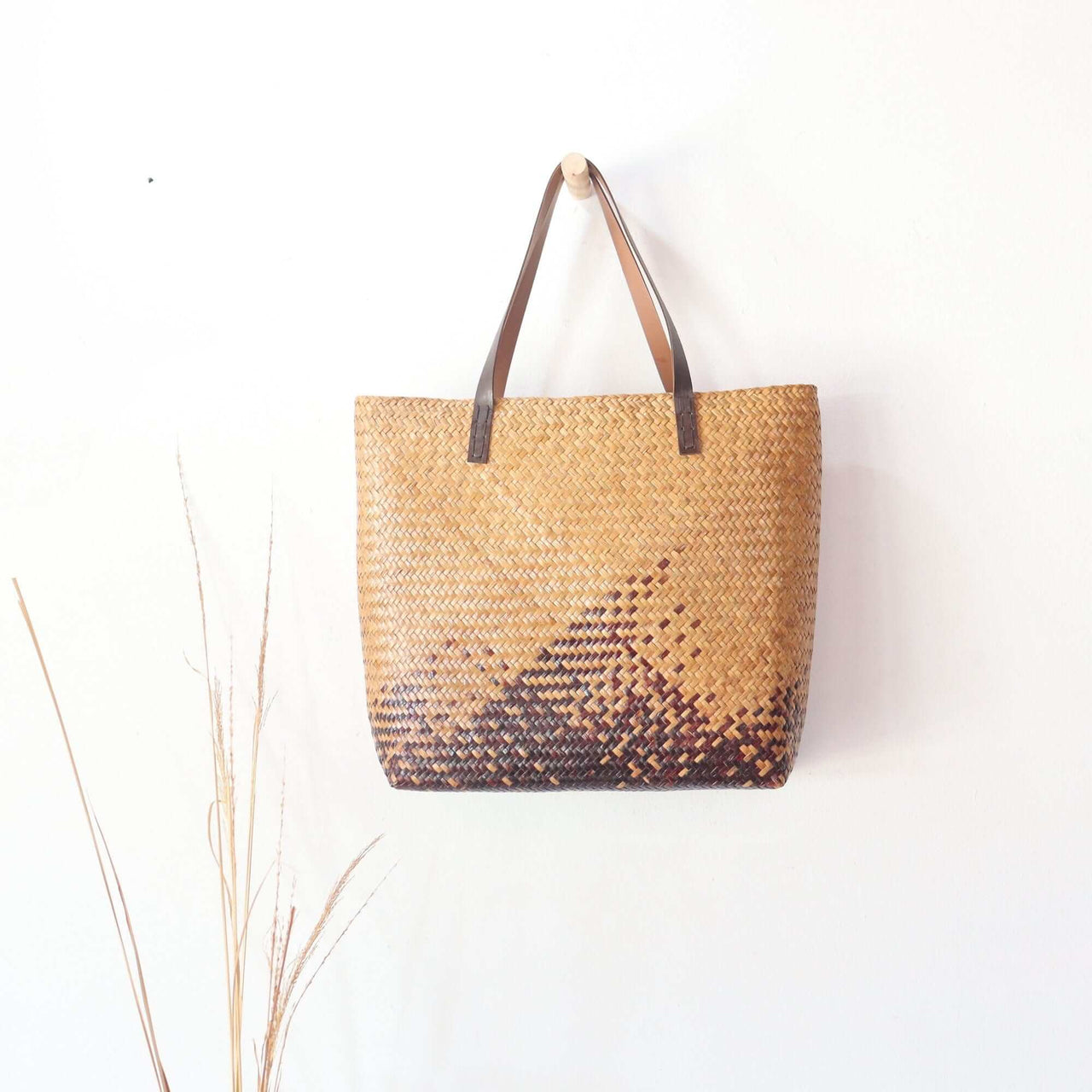 NUN THA PIN - Shoulder Straw Bag