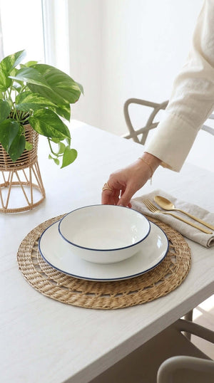 Lavin – Natural Sedge Round Placemat
